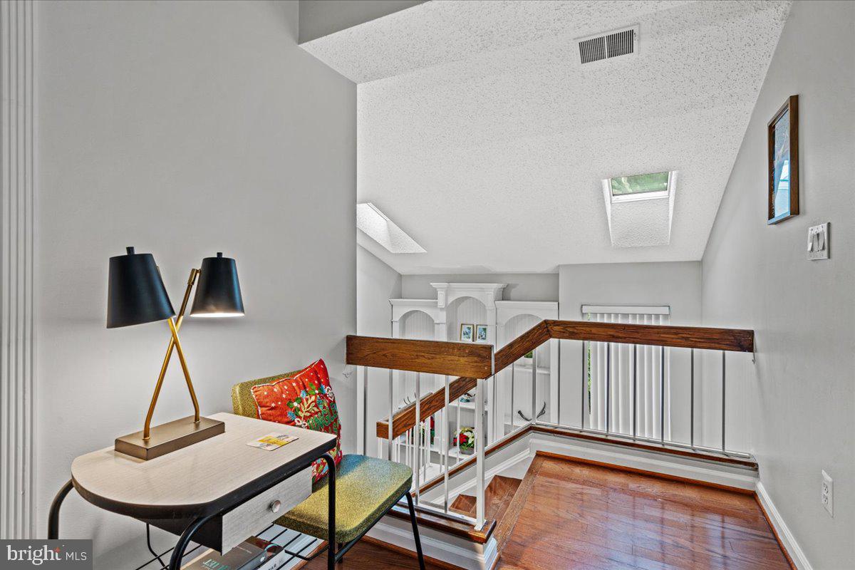 1907-B Villaridge Dr