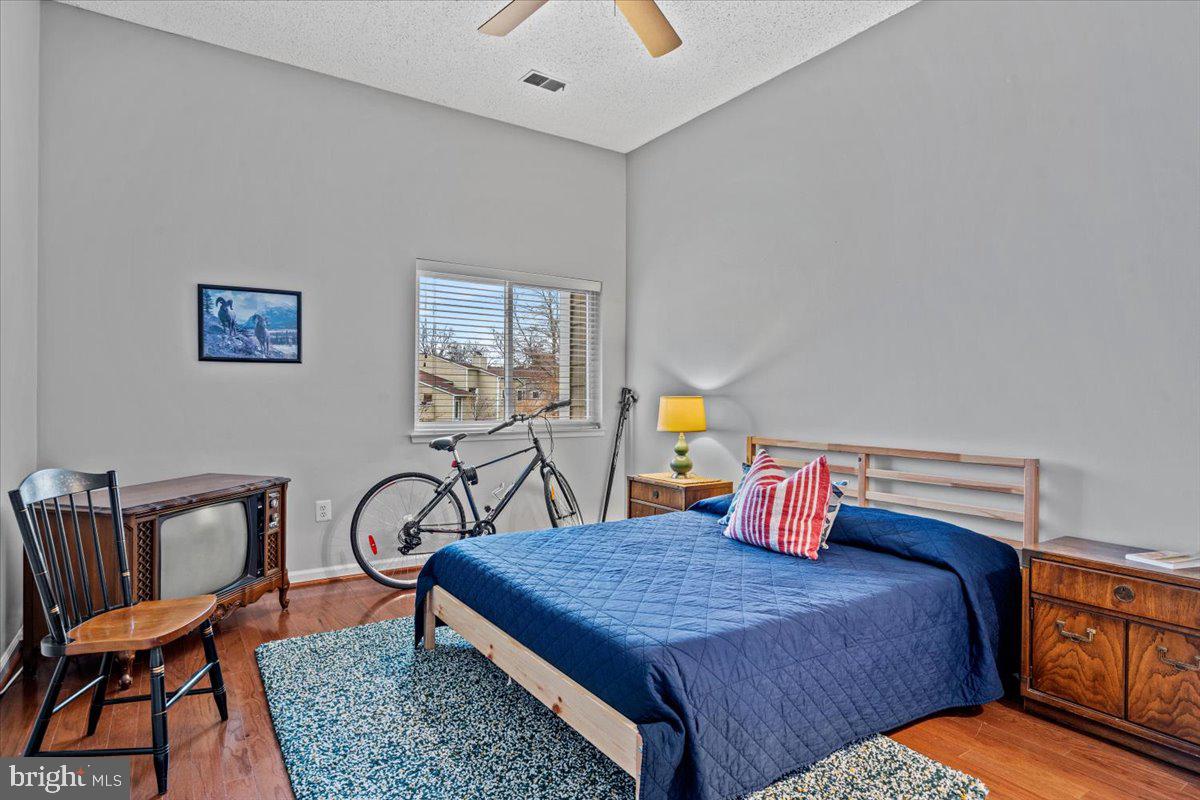 1907-B Villaridge Dr