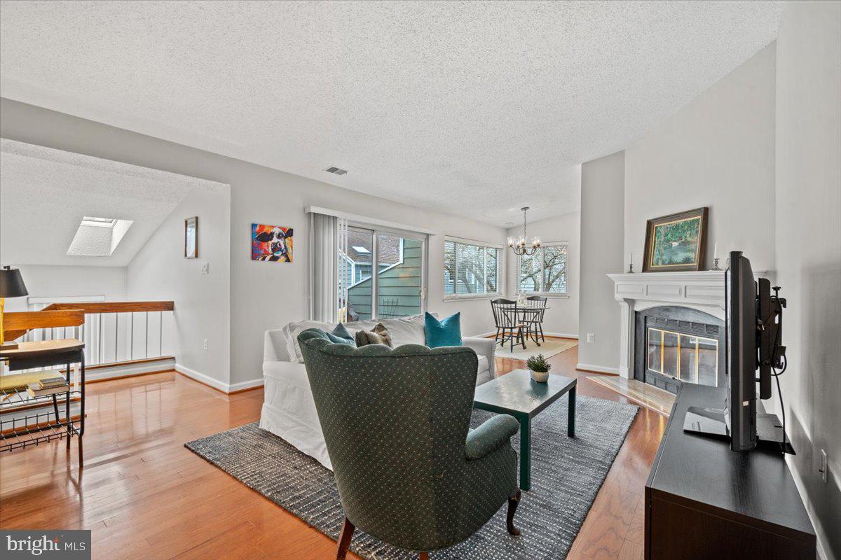 1907-B Villaridge Dr