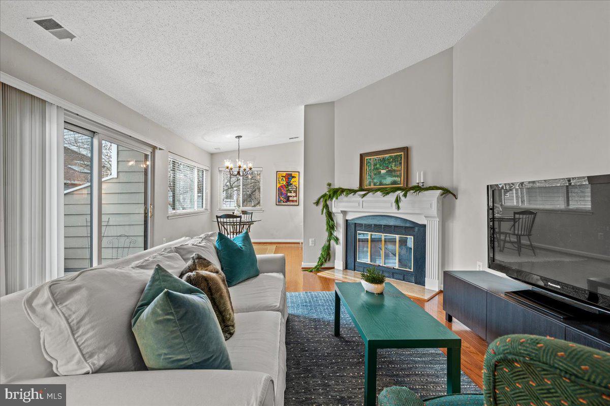 1907-B Villaridge Dr