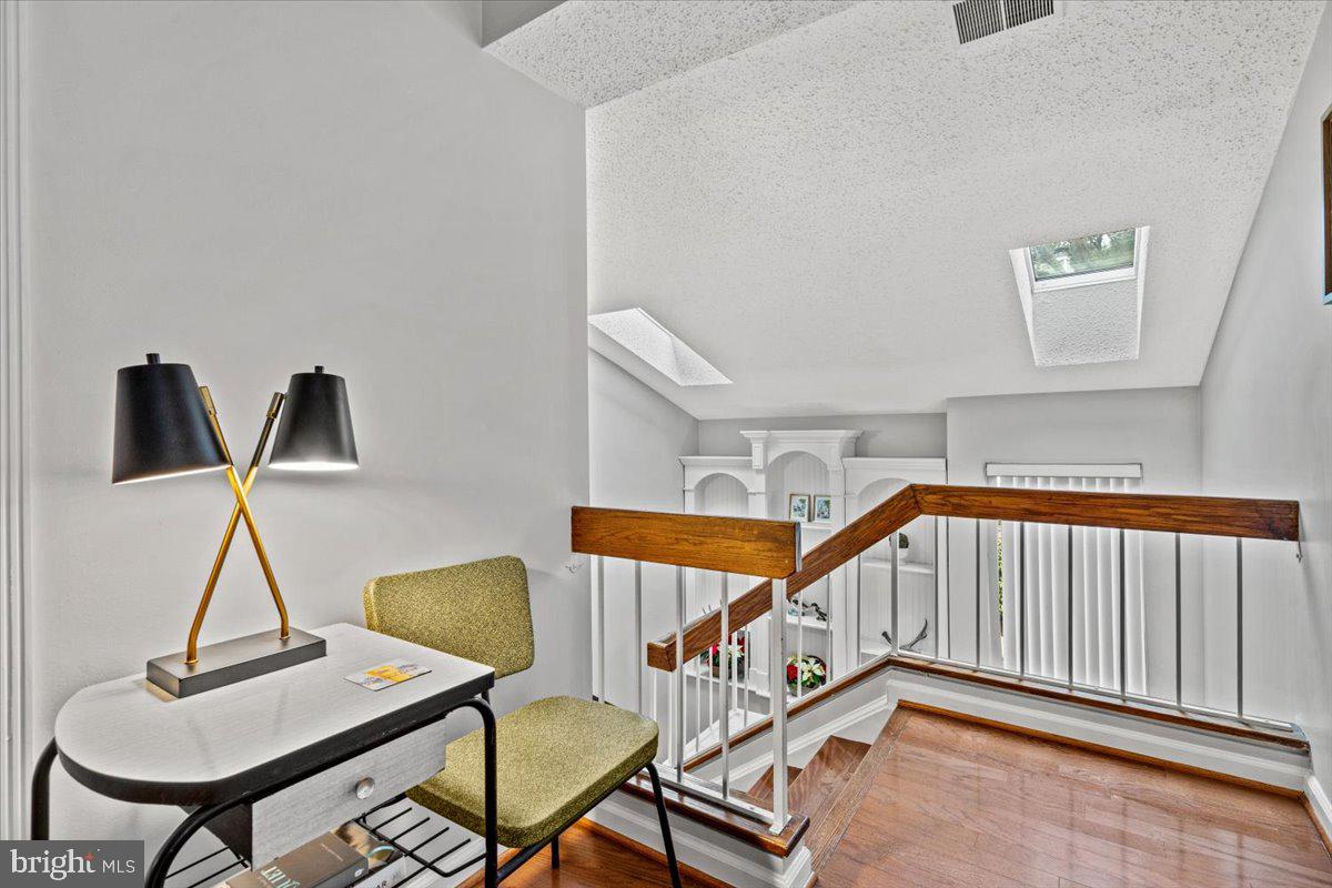 1907-B Villaridge Dr