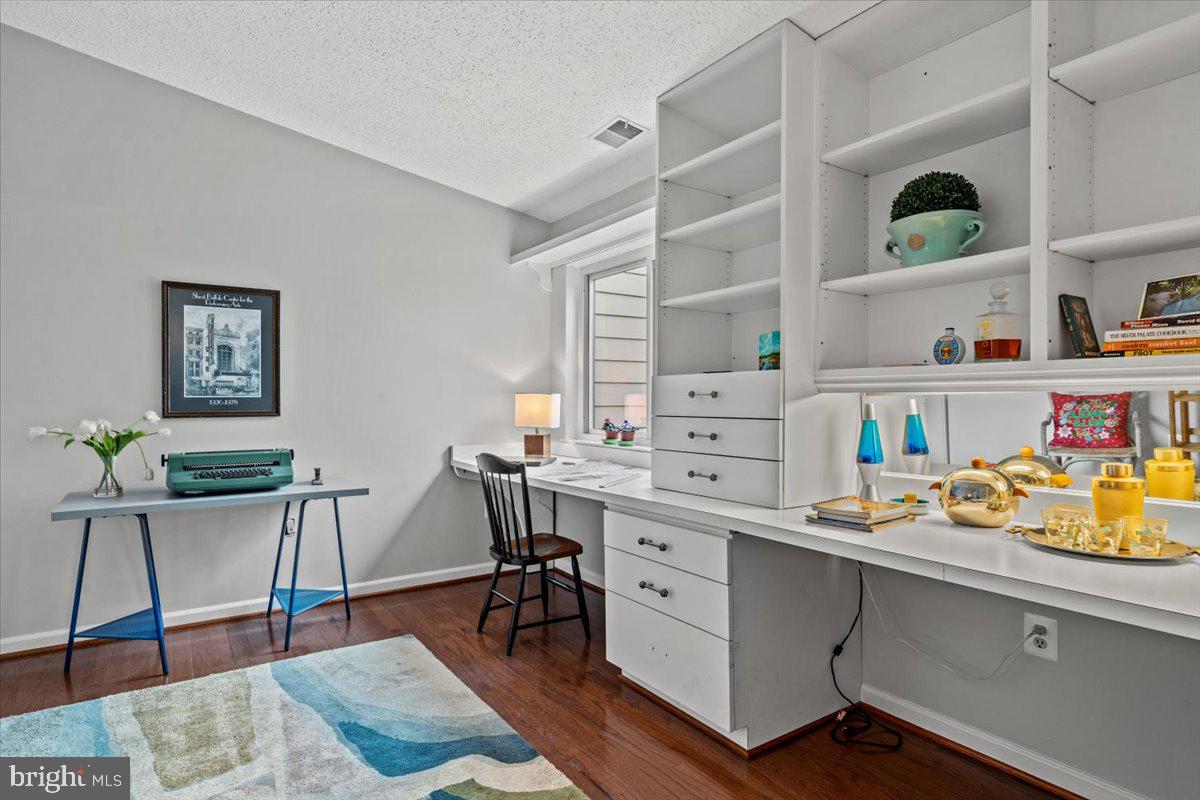 1907-B Villaridge Dr