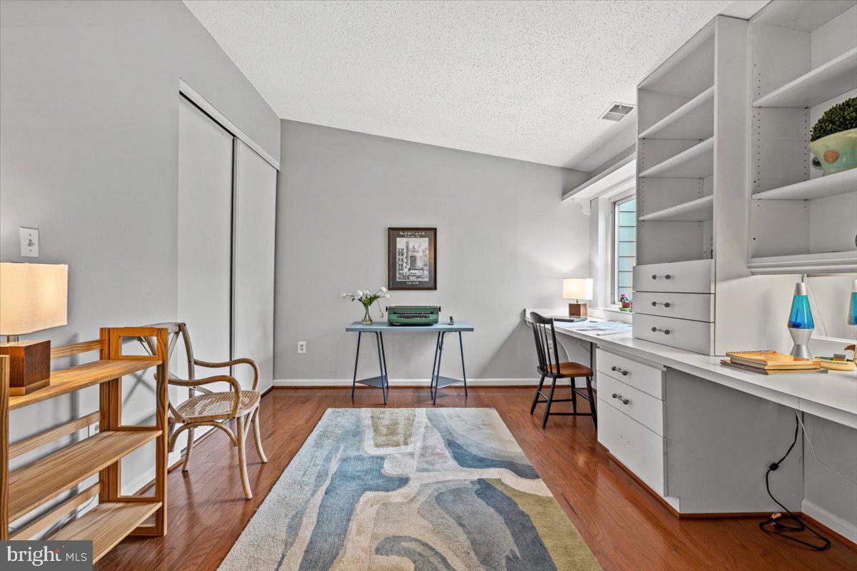 1907-B Villaridge Dr