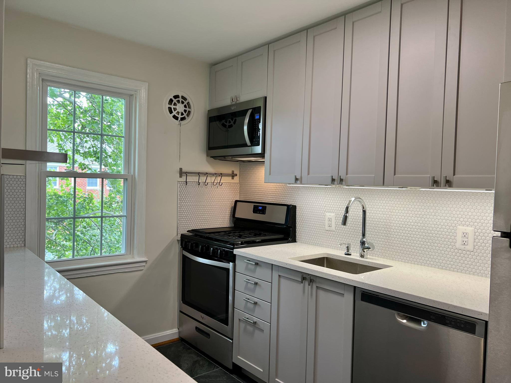 6511 Potomac Ave #C1