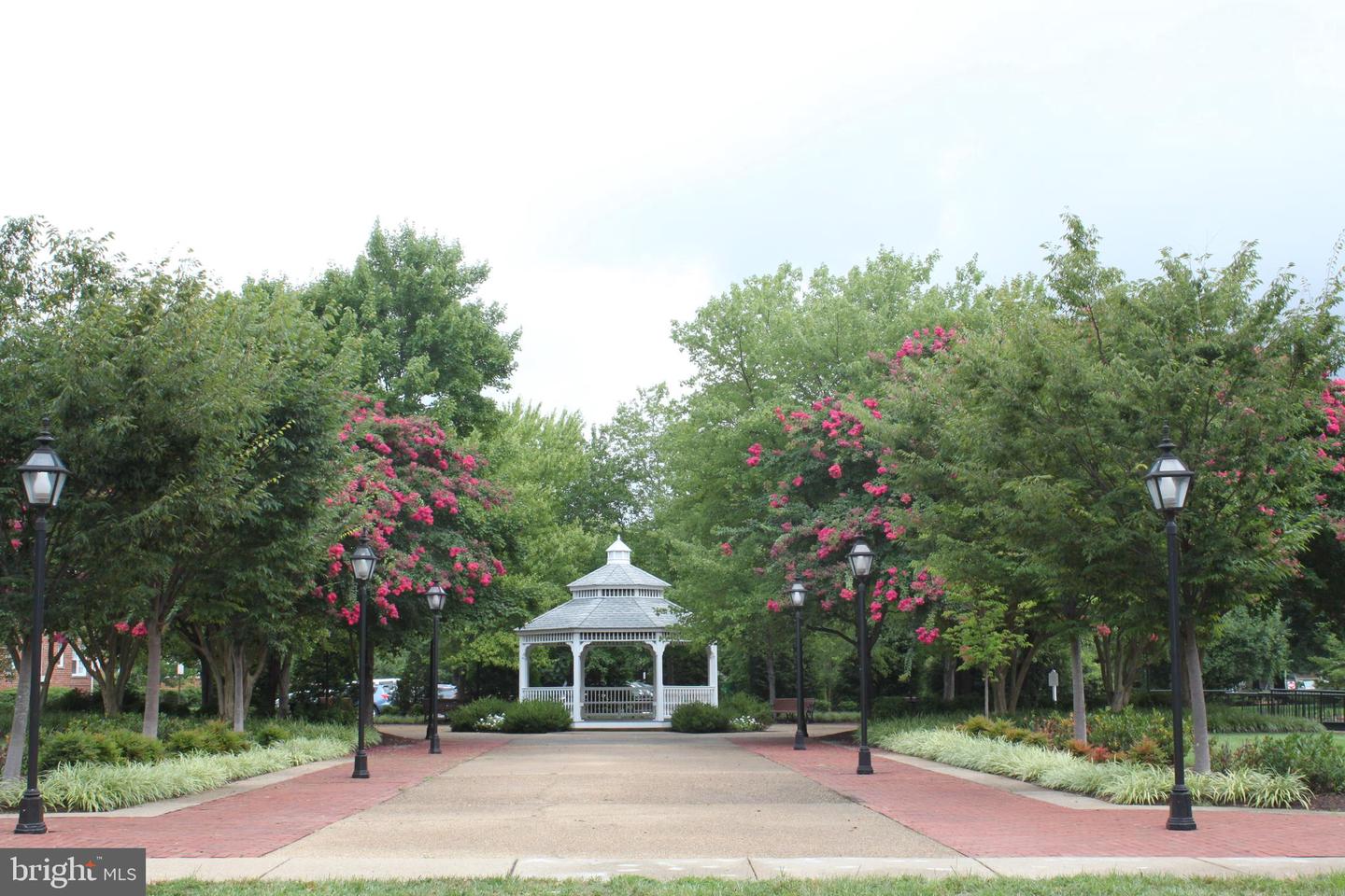 6511 Potomac Ave #C1