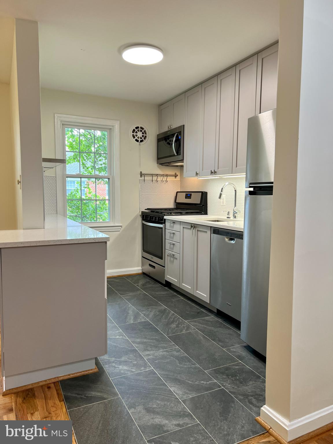 6511 Potomac Ave #C1