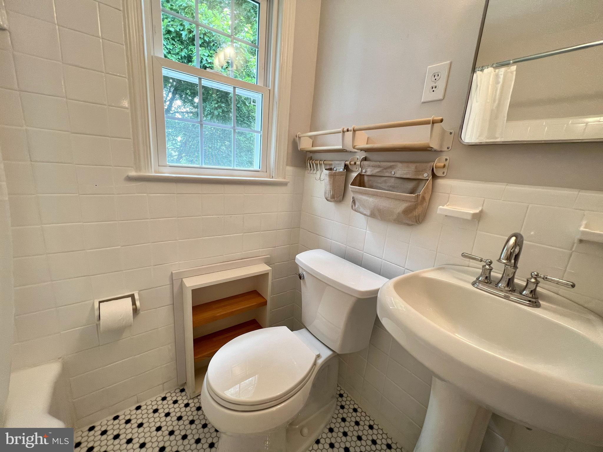 6511 Potomac Ave #C1