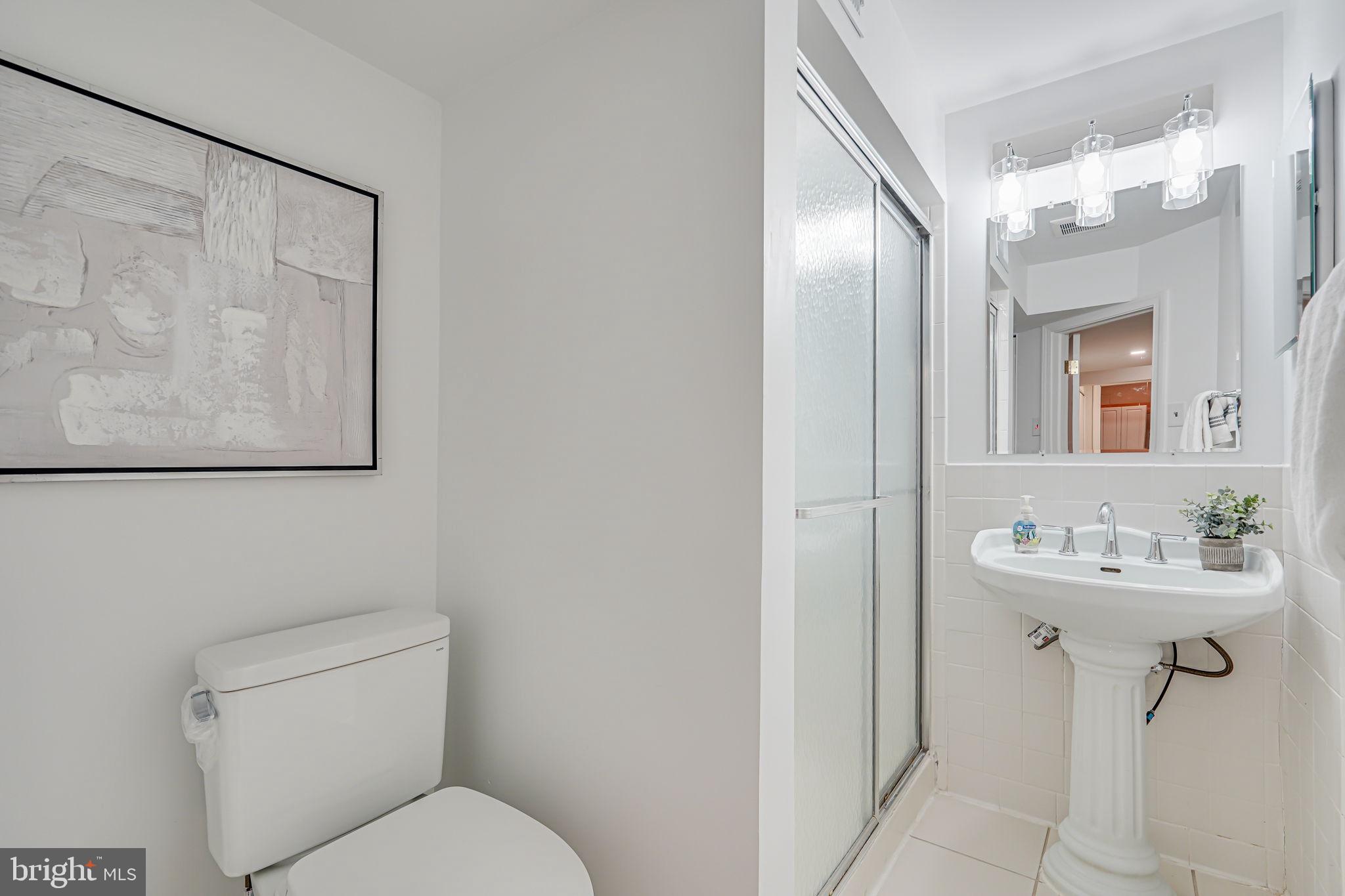 9013 Admiral Vernon Ter