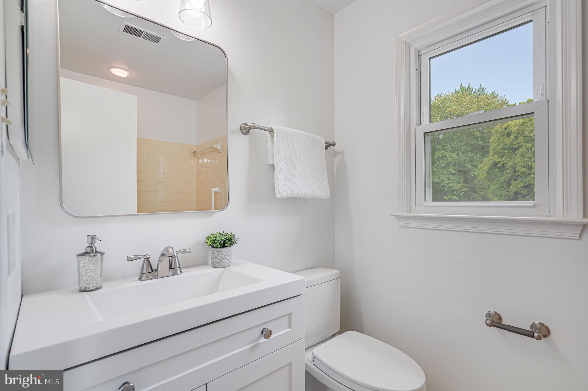 9013 Admiral Vernon Ter