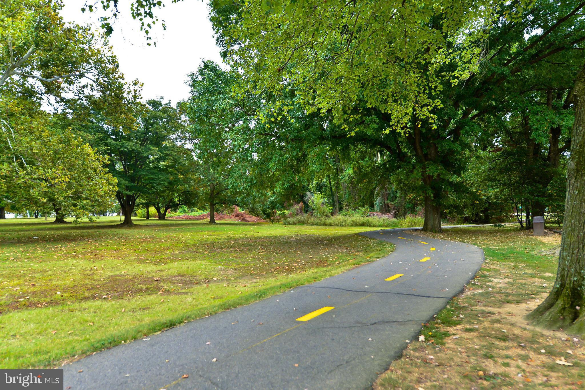 6612 E Wakefield Dr #B1