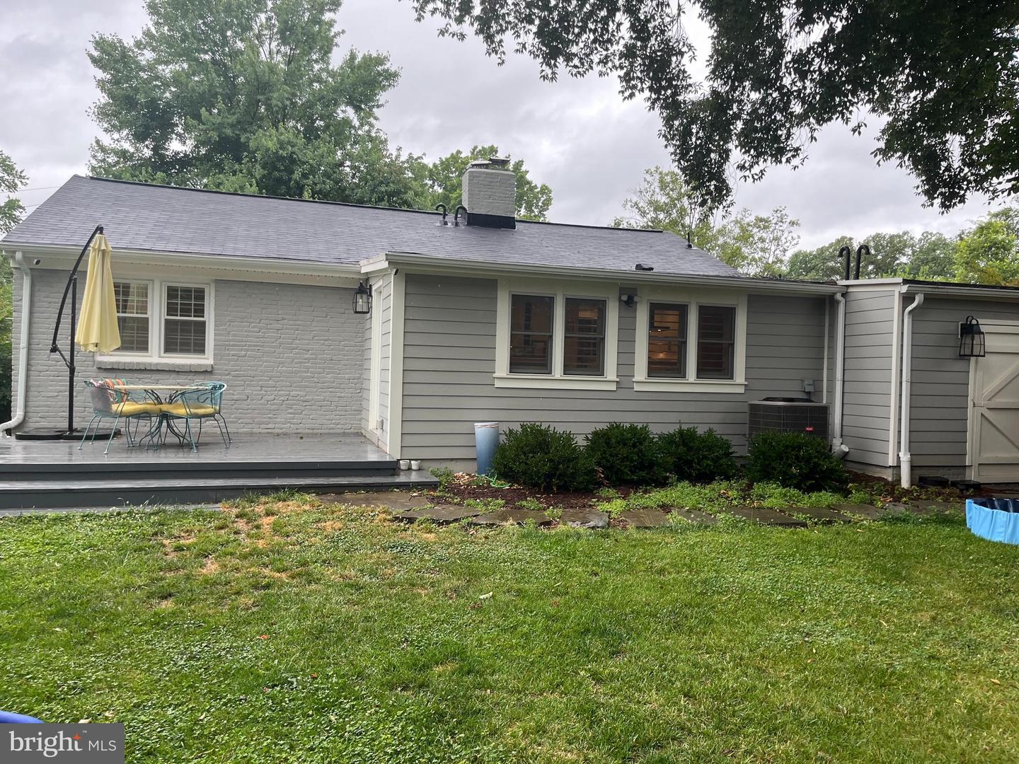 8015 BAINBRIDGE RD