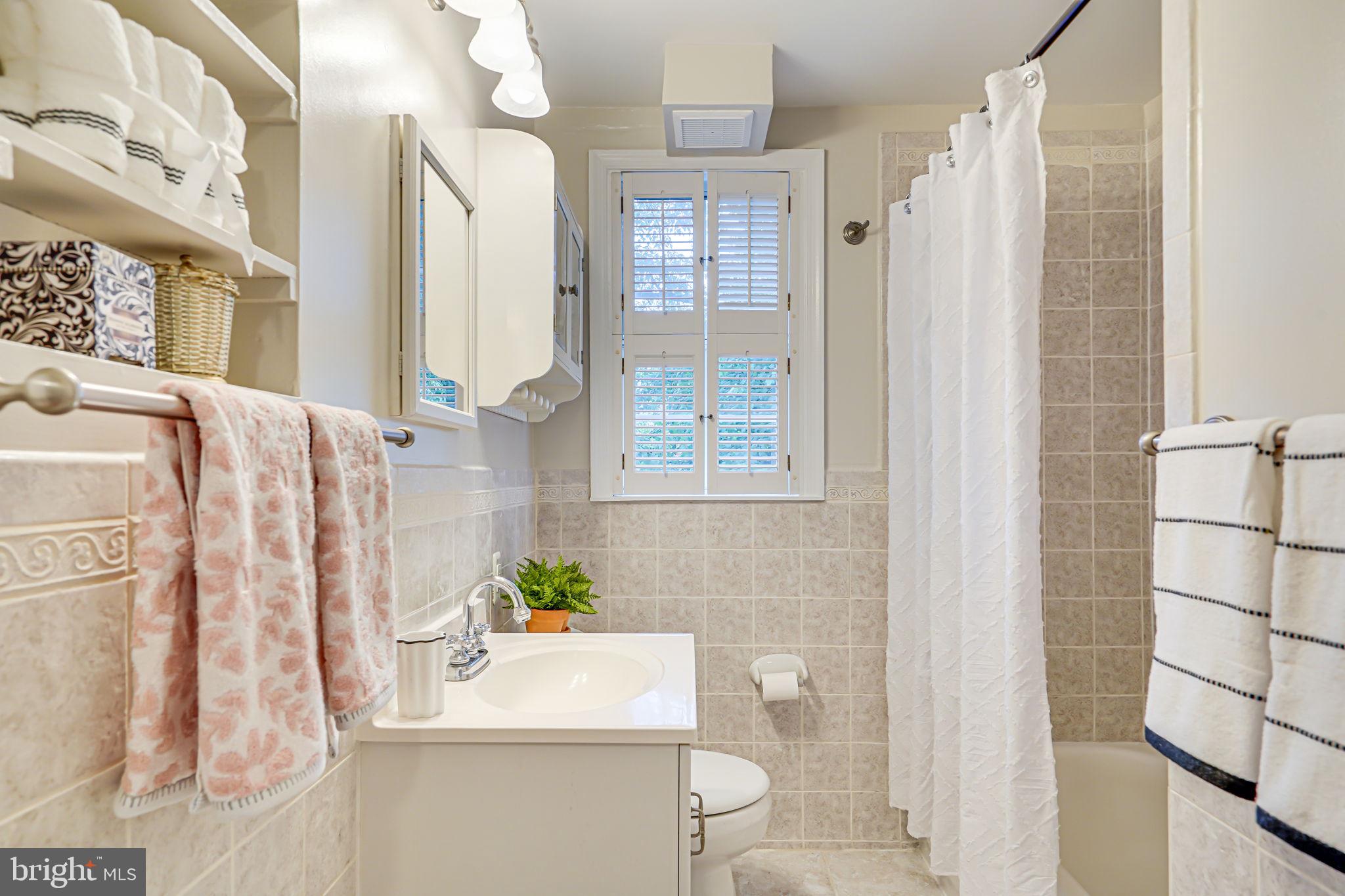 6612 Boulevard Vw #B2