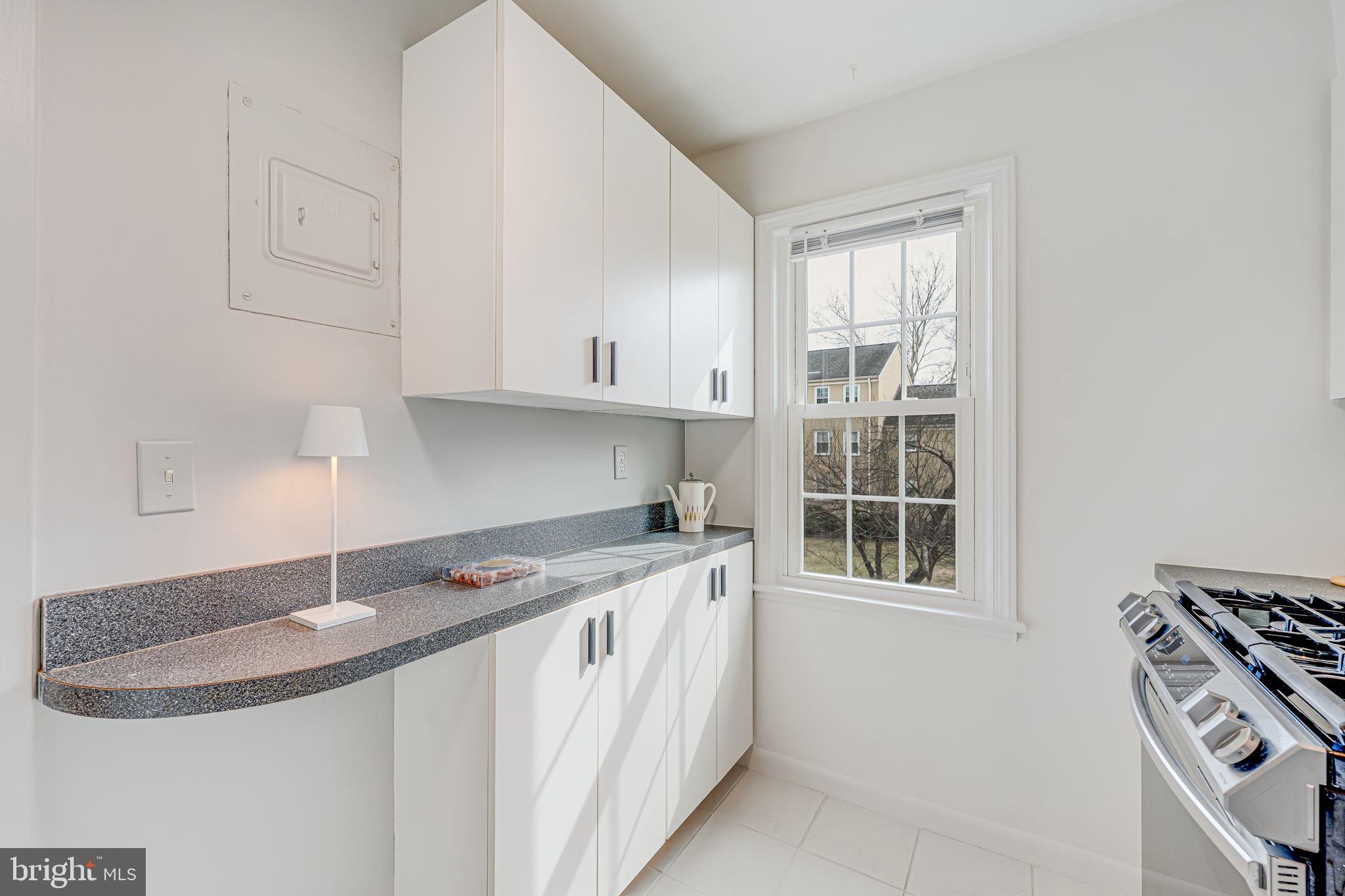 6510 Boulevard Vw #B1