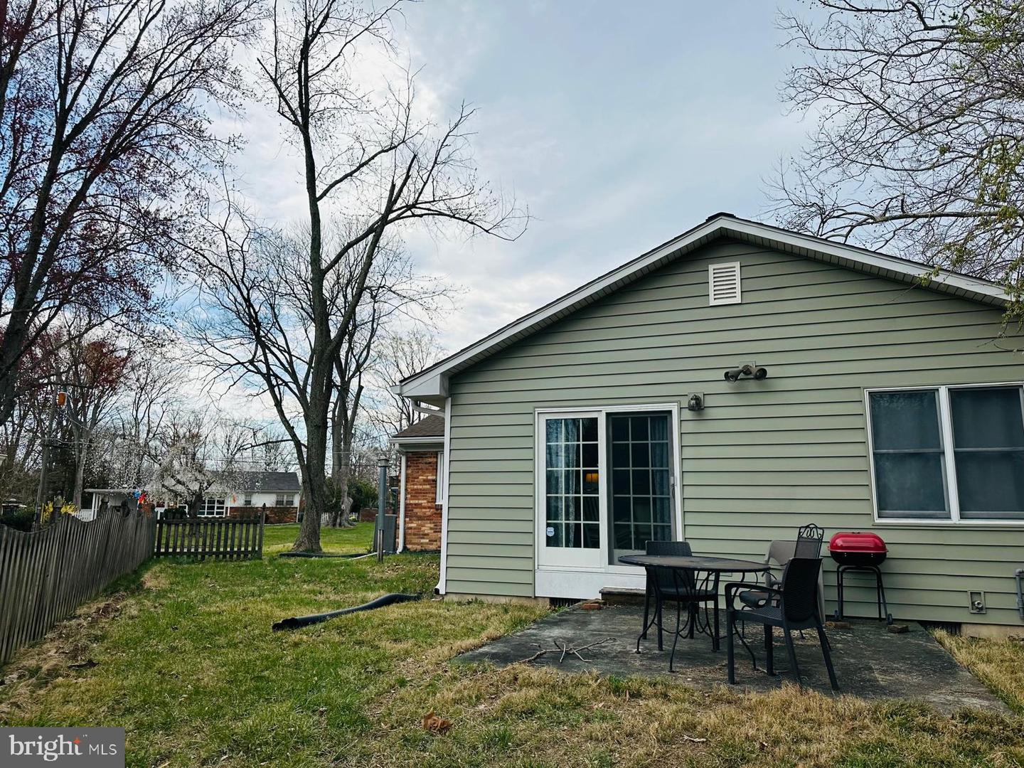 2006 Clark Pl