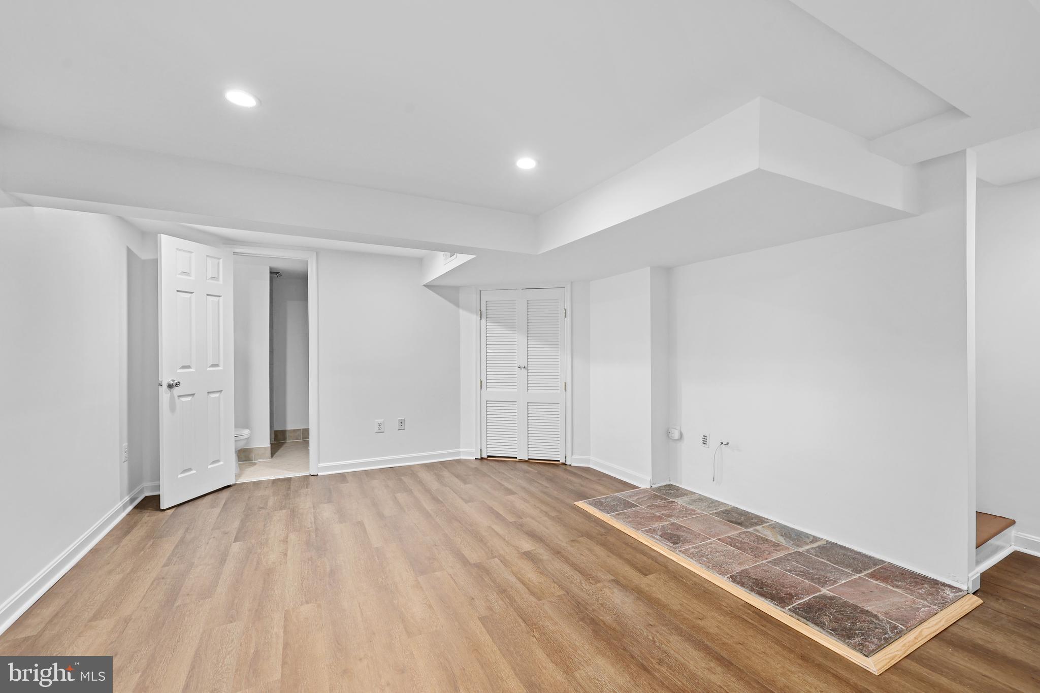 2109 ARLINGTON TERRACE