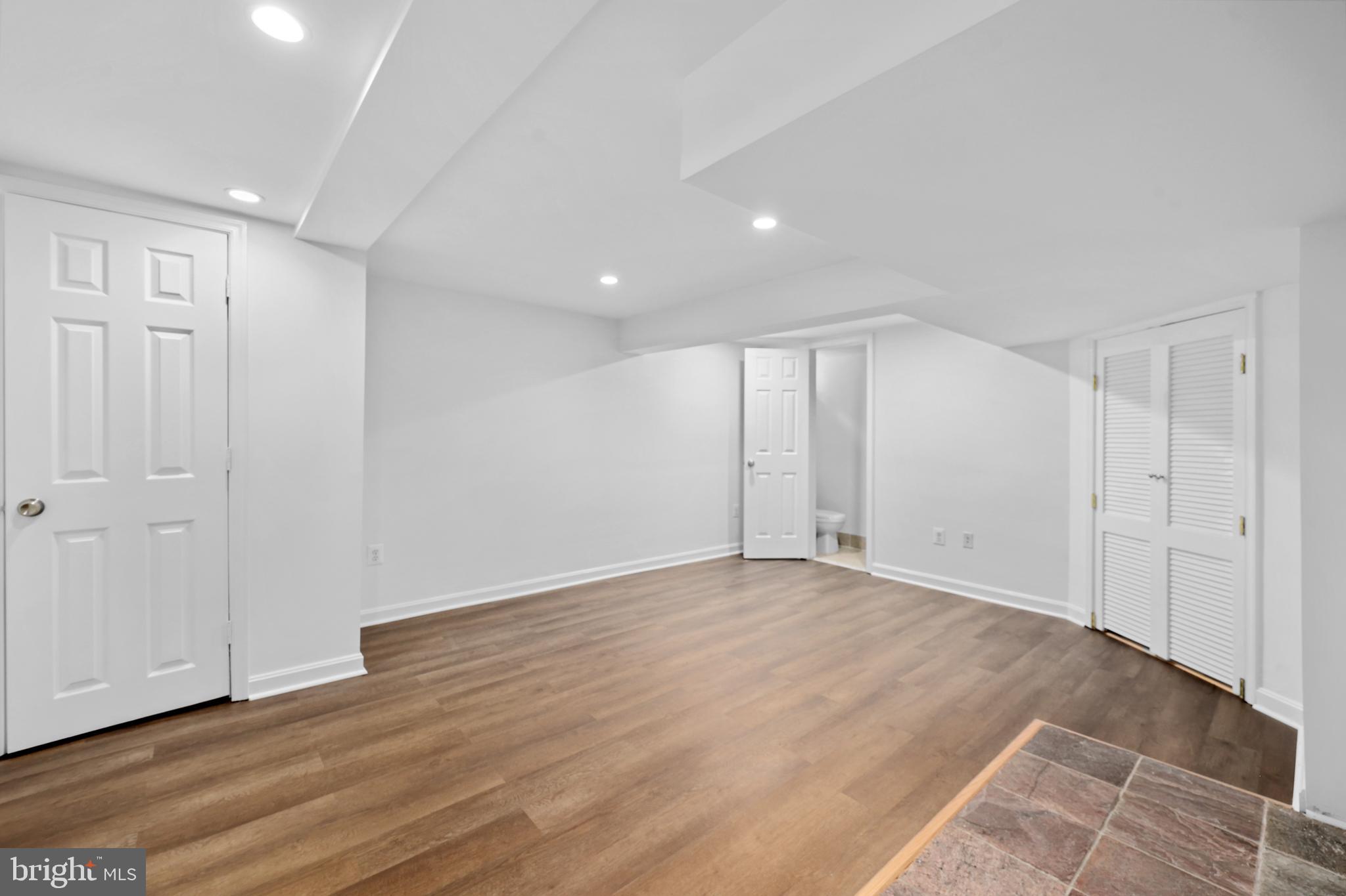 2109 ARLINGTON TERRACE