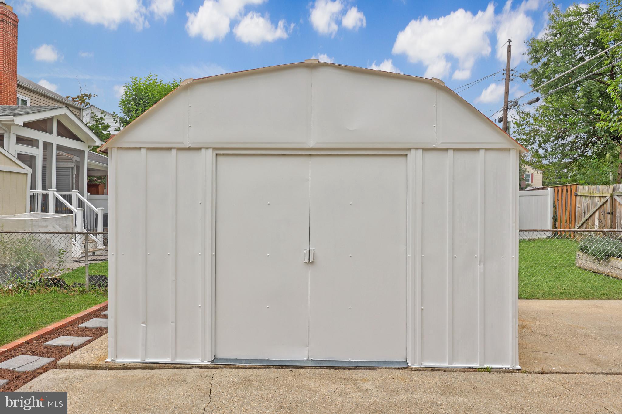 2109 ARLINGTON TERRACE