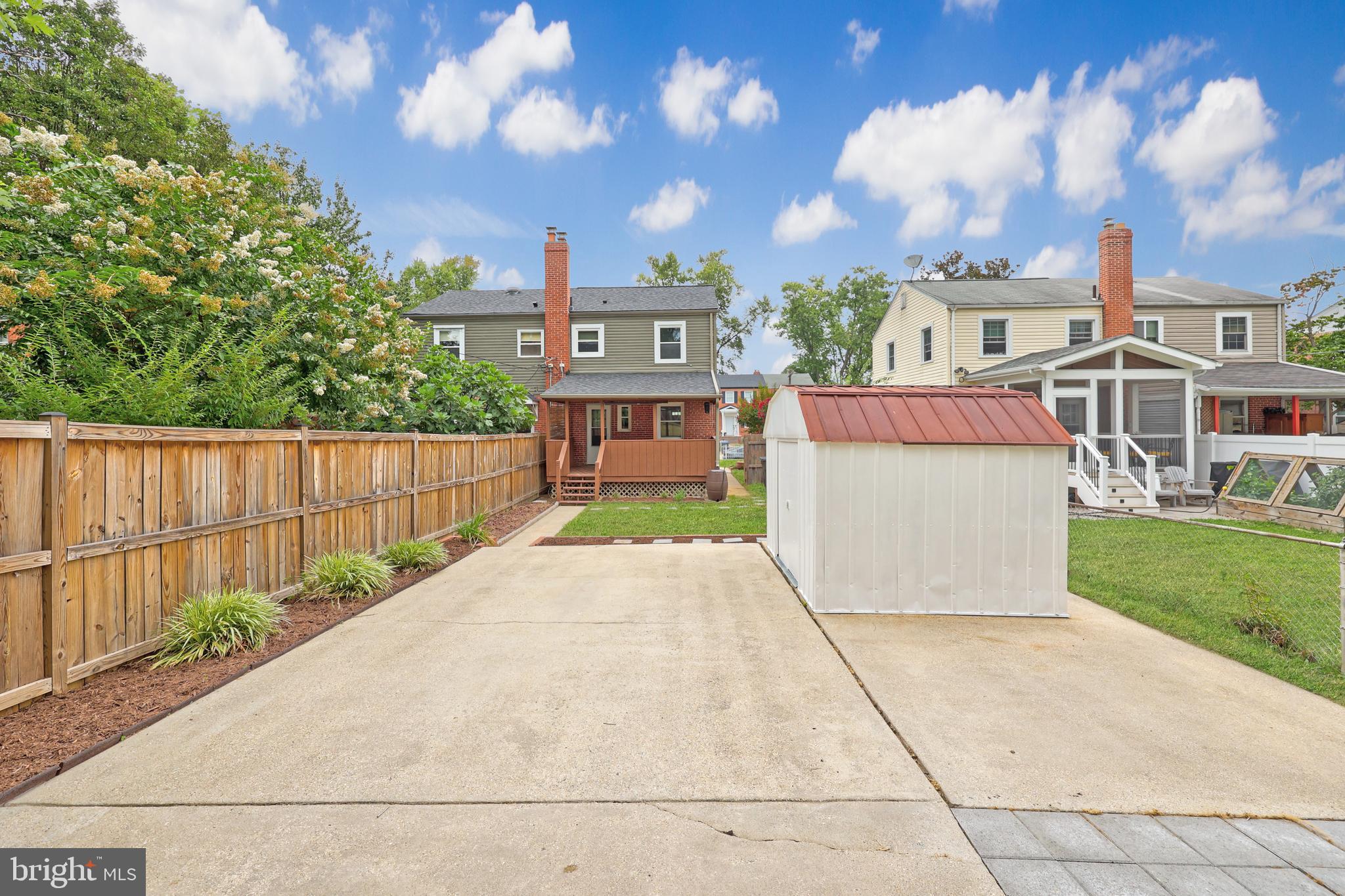 2109 ARLINGTON TERRACE