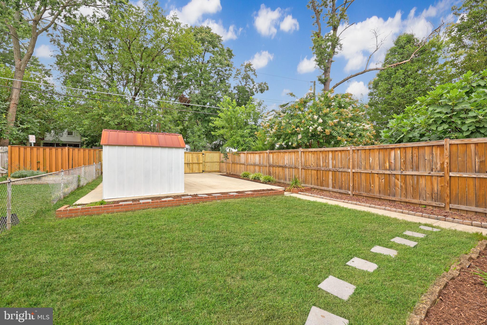 2109 ARLINGTON TERRACE