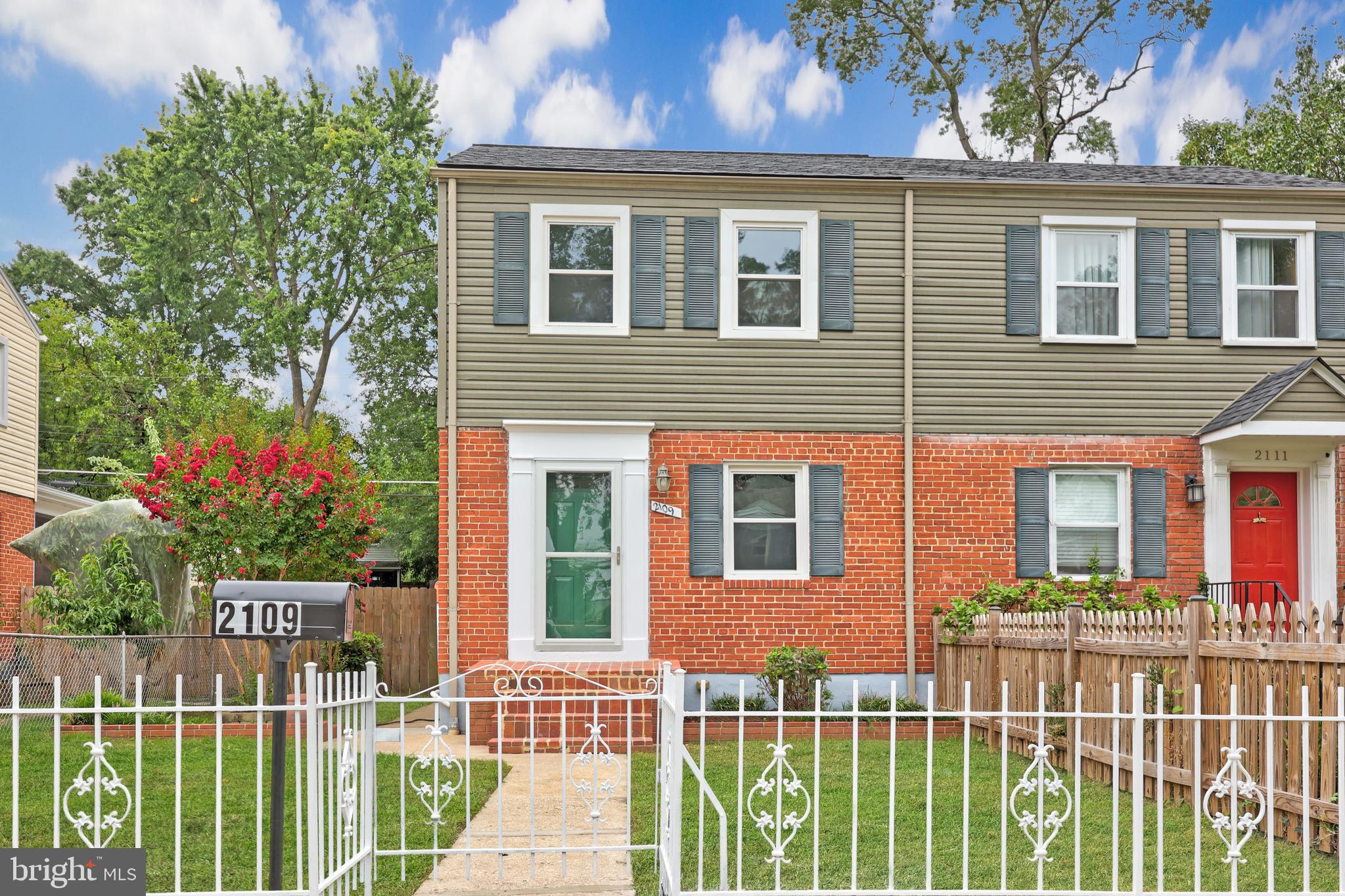 2109 ARLINGTON TERRACE