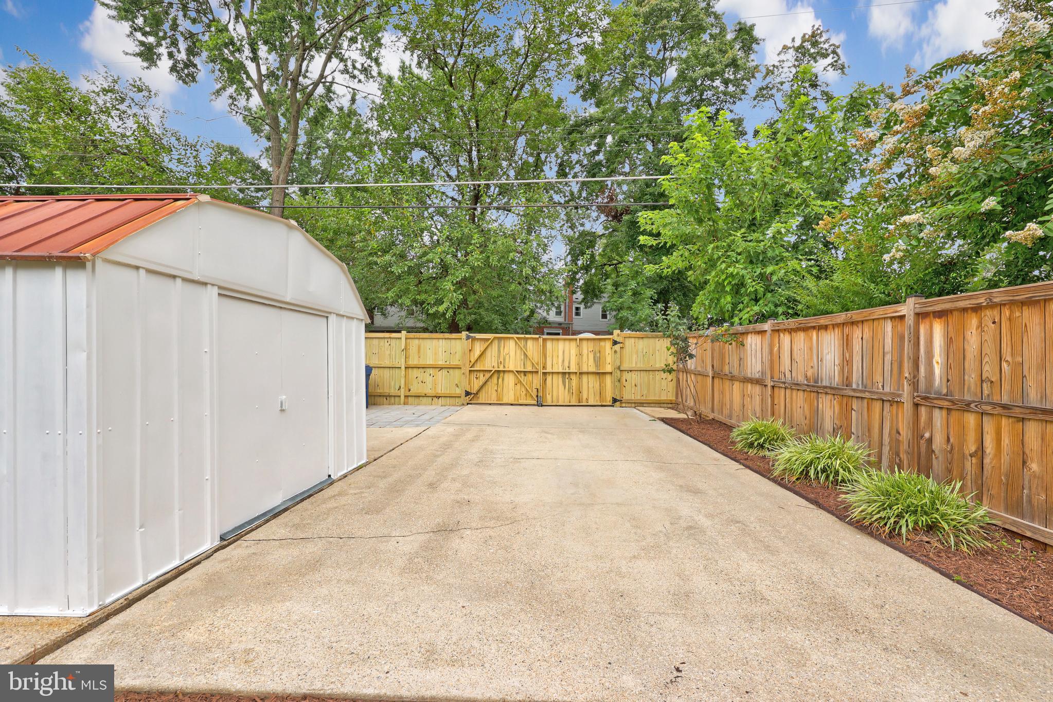 2109 ARLINGTON TERRACE