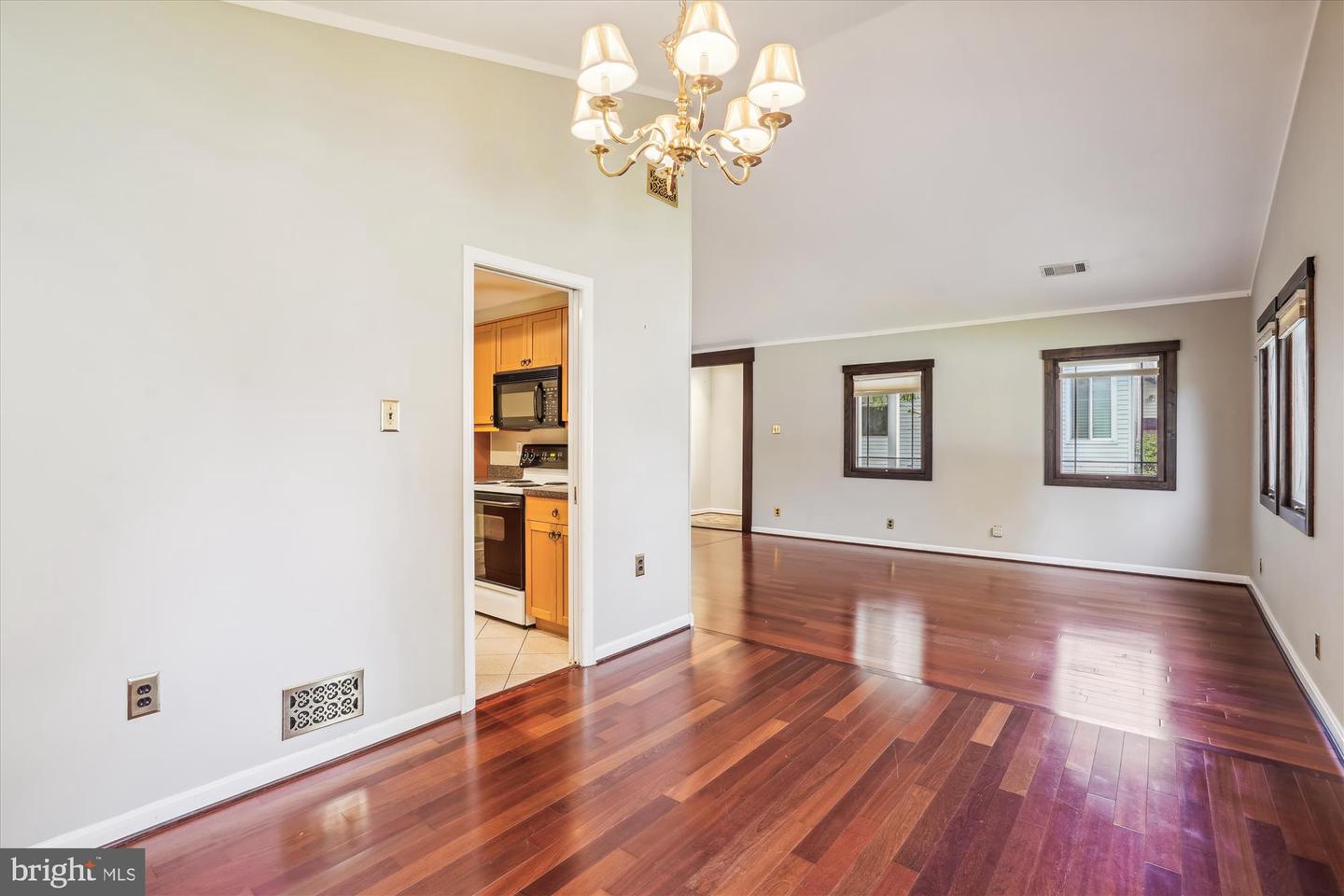 114 HOPELAND LN