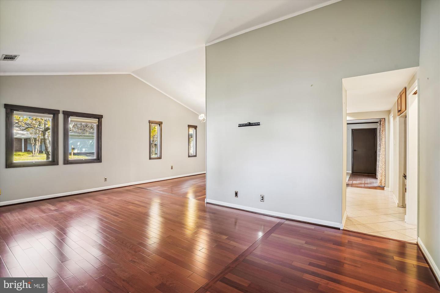 114 HOPELAND LN