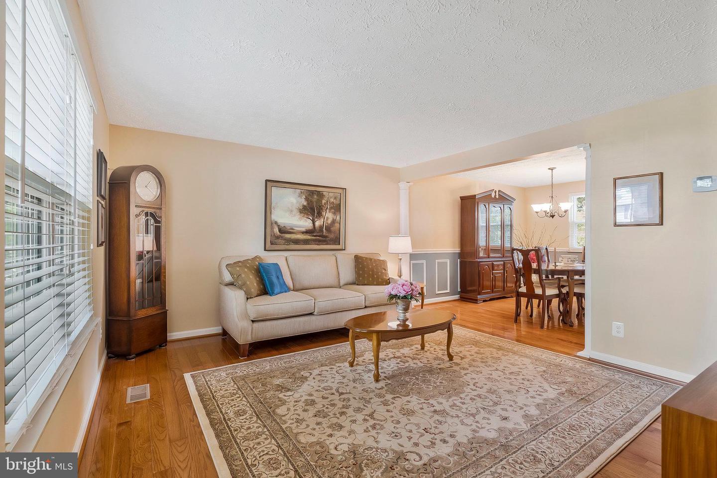903 Marshall Dr NE