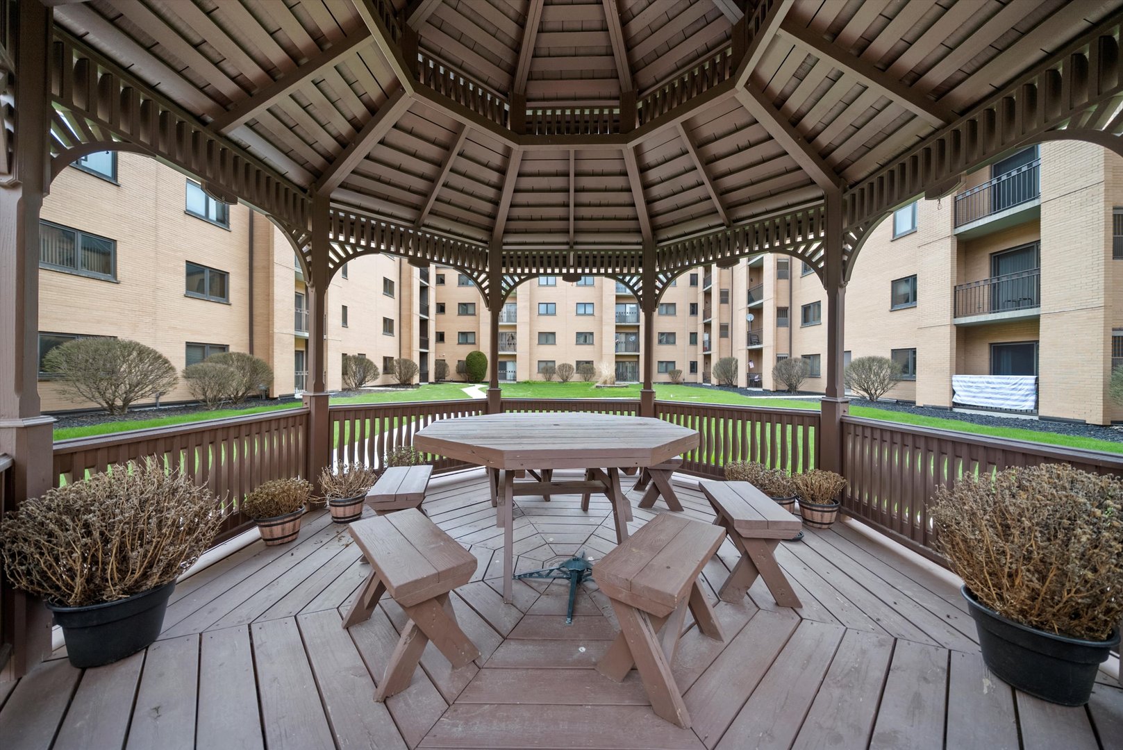 7420 W LAWRENCE Avenue Unit: 410