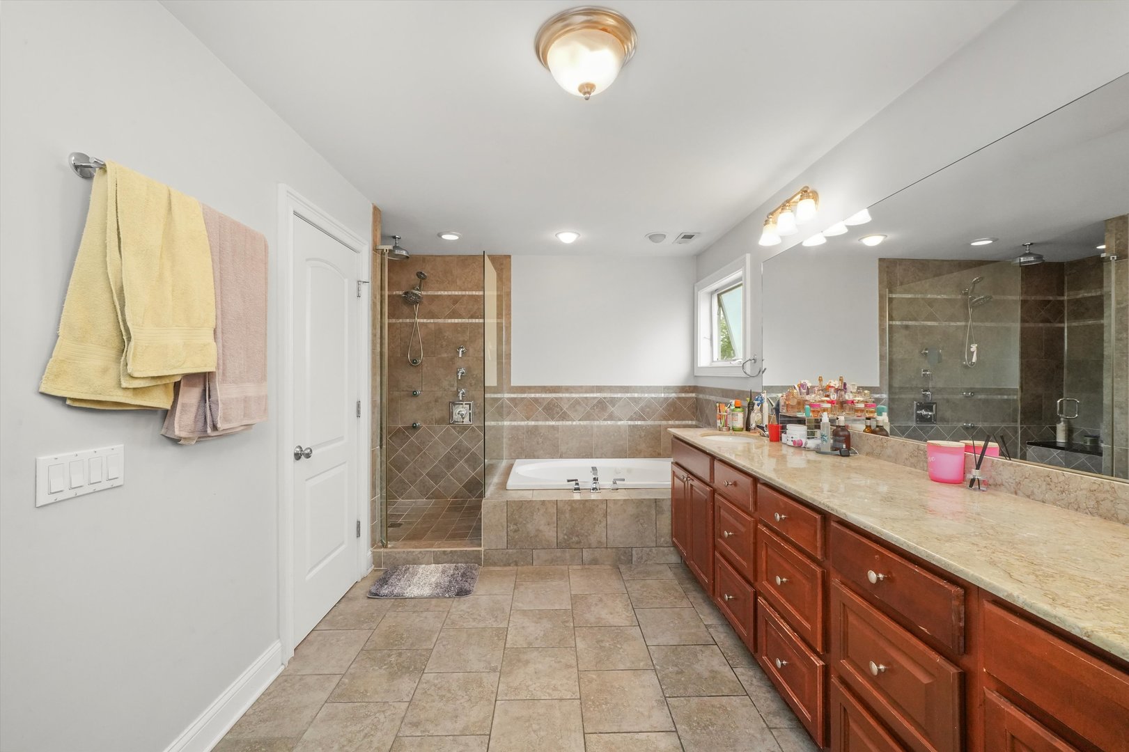 3829 N Nordica Avenue