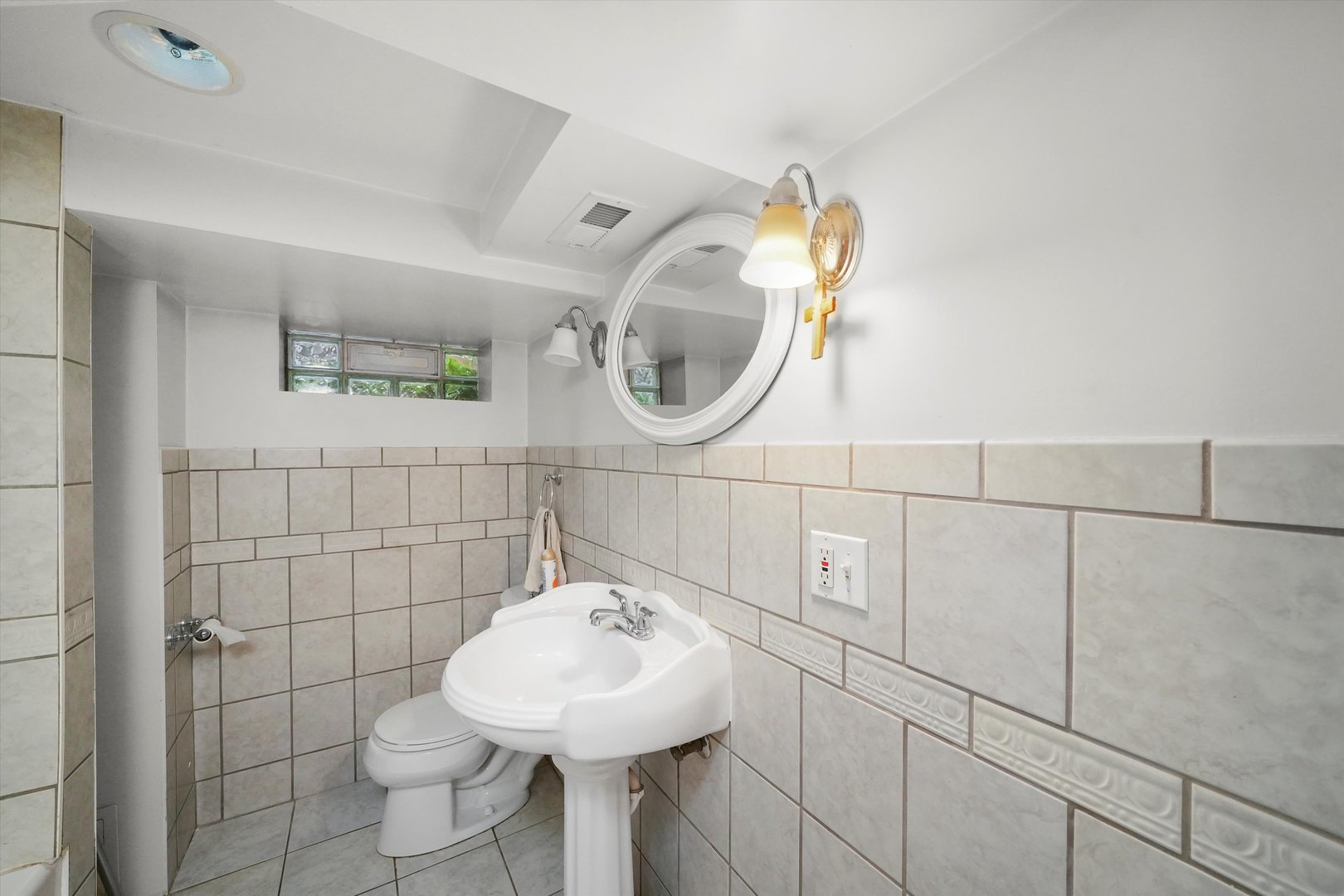 3829 N Nordica Avenue