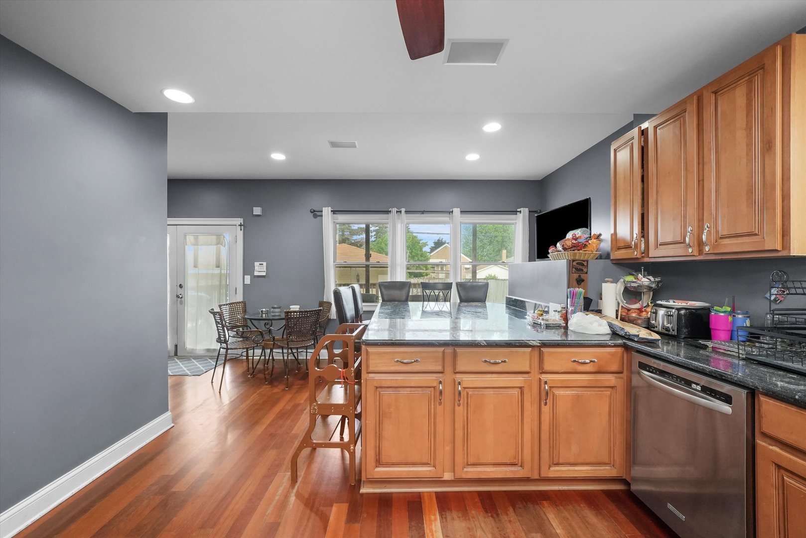 3829 N Nordica Avenue