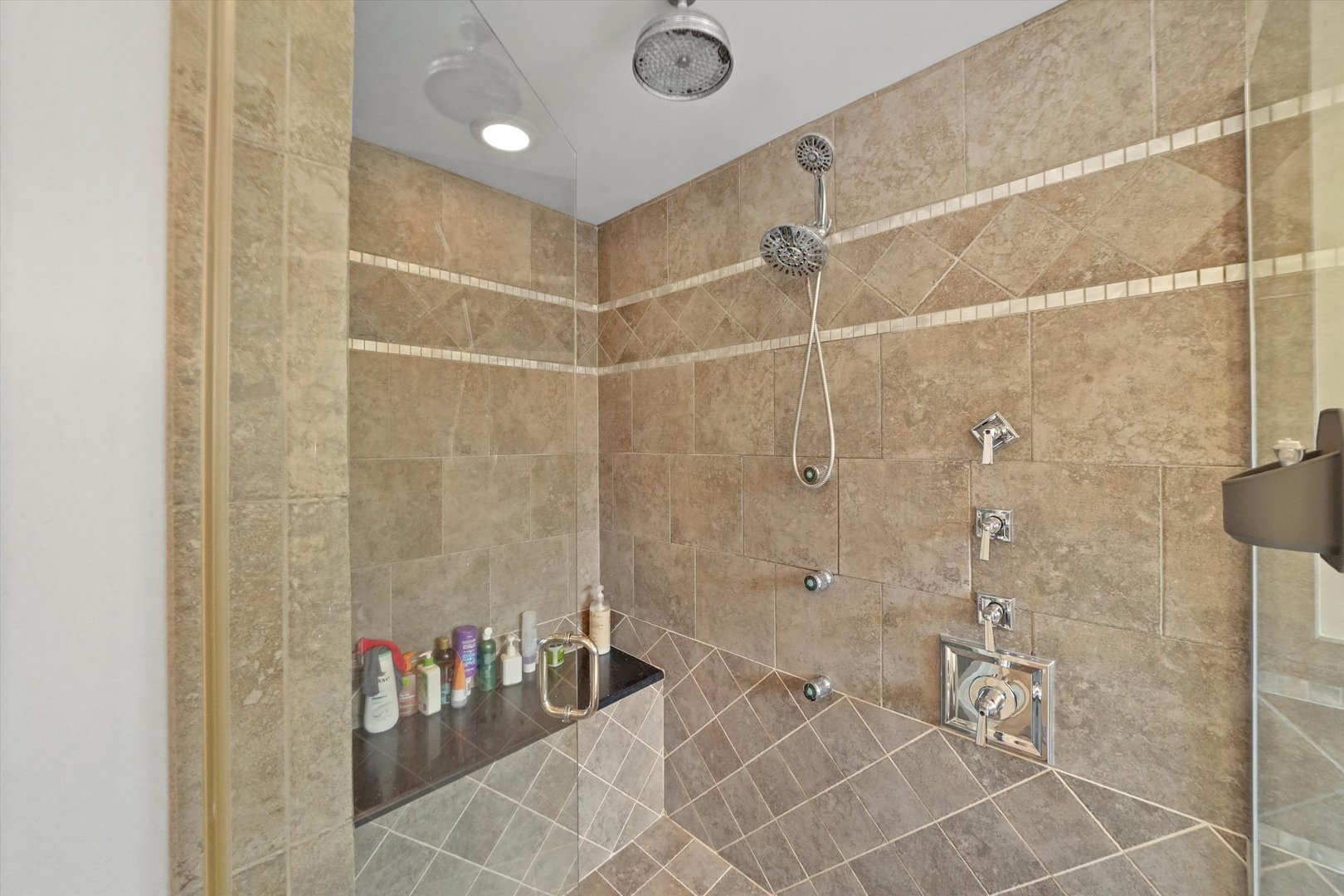 3829 N Nordica Avenue