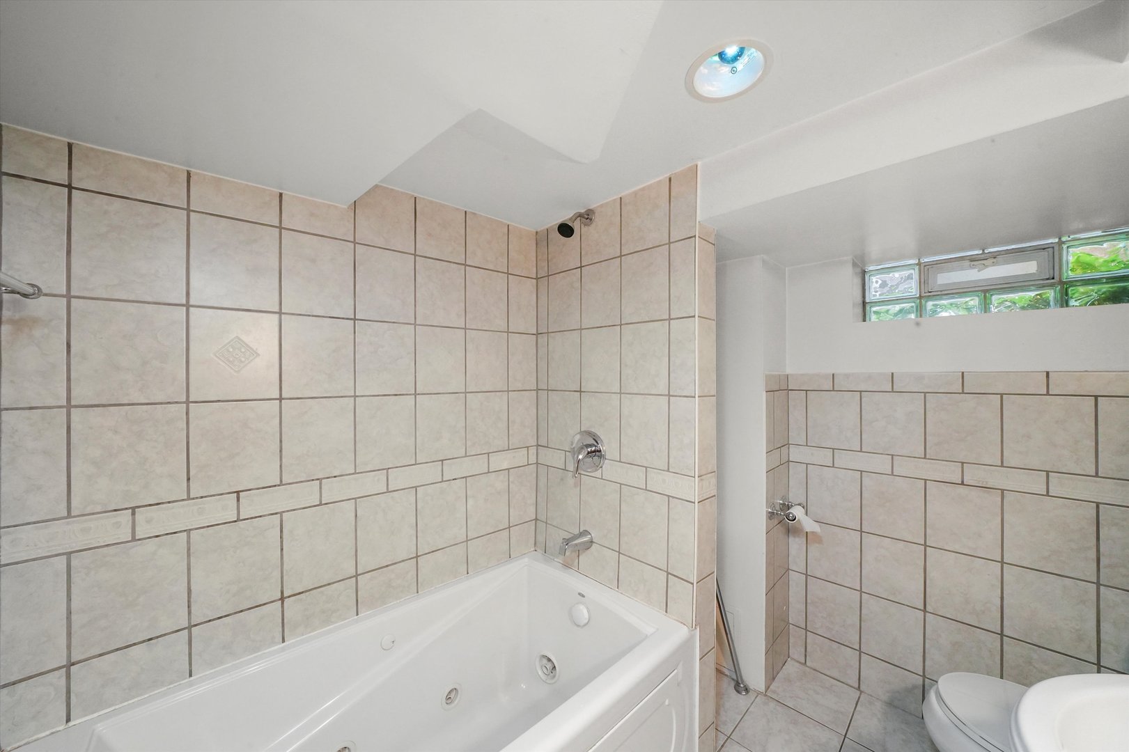 3829 N Nordica Avenue