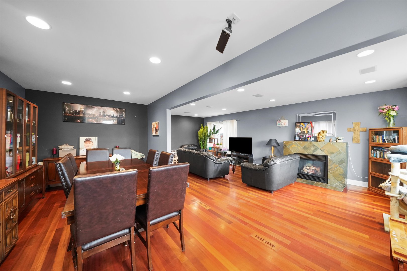 3829 N Nordica Avenue