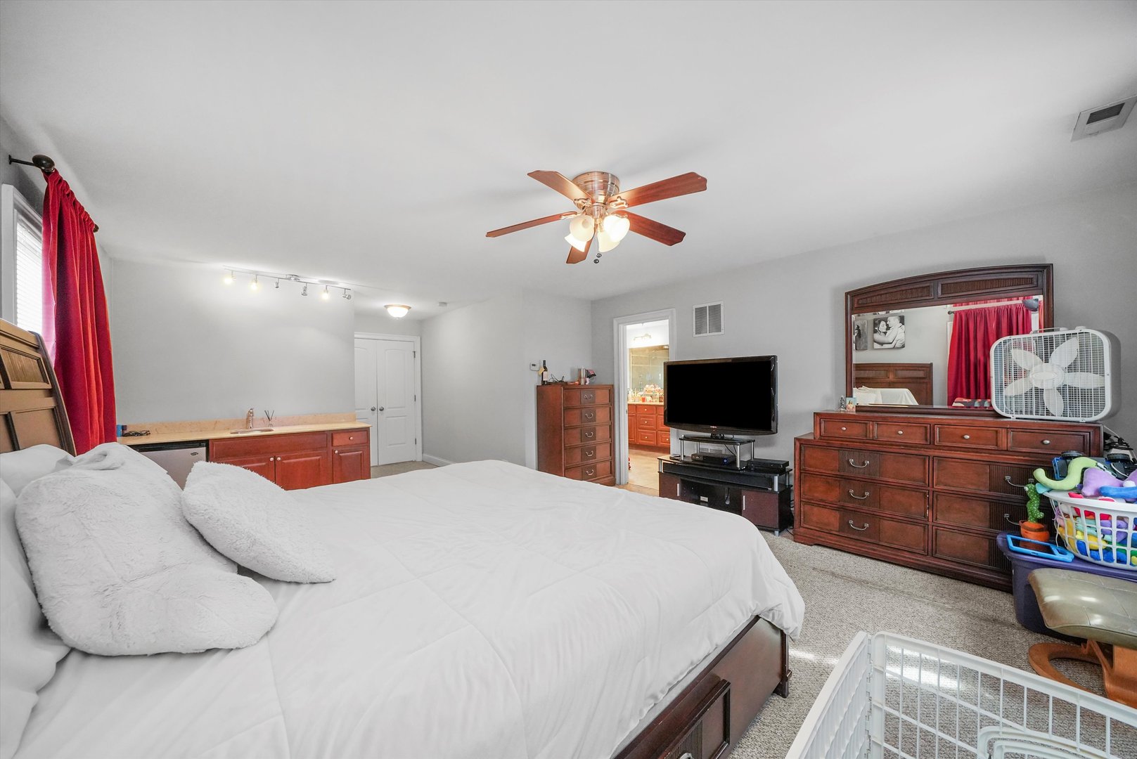 3829 N Nordica Avenue