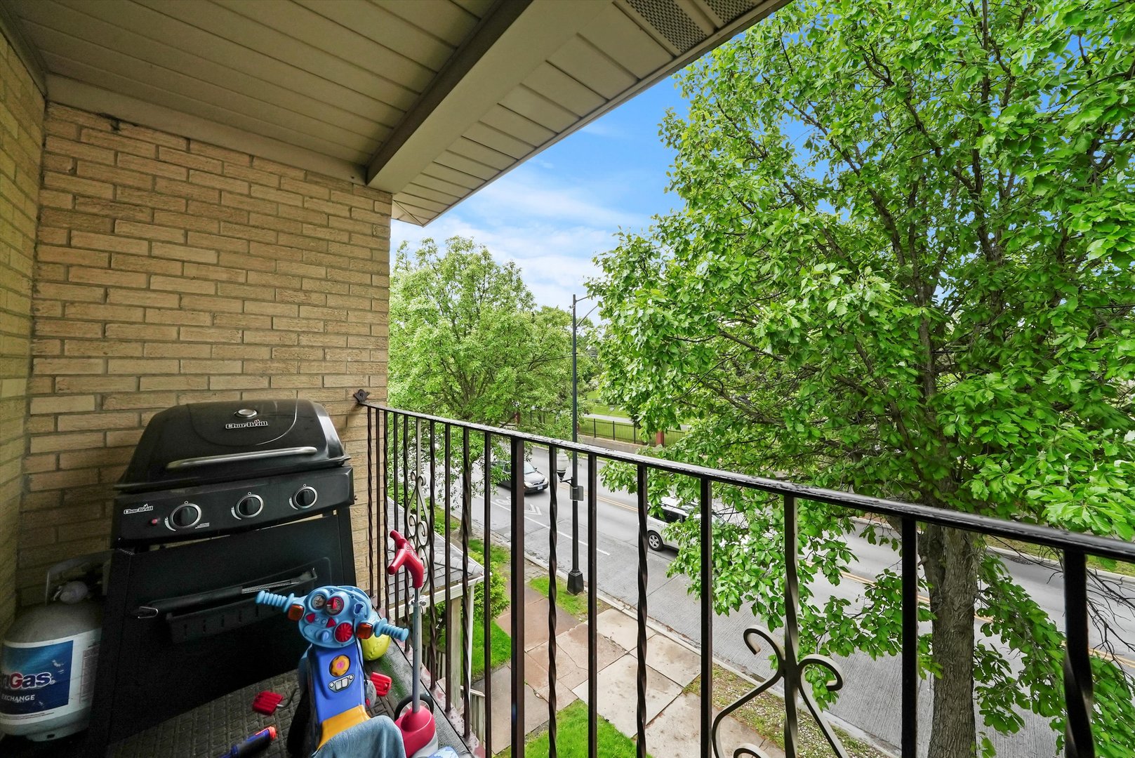 3821 N Narragansett Avenue Unit: 3SW