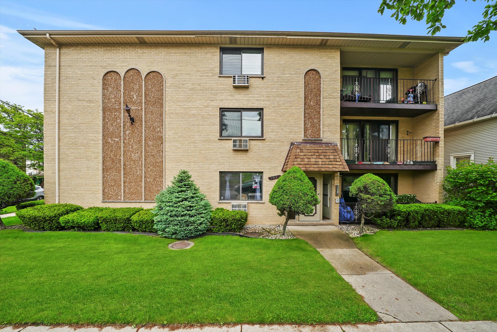 3821 N Narragansett Avenue Unit: 3SW