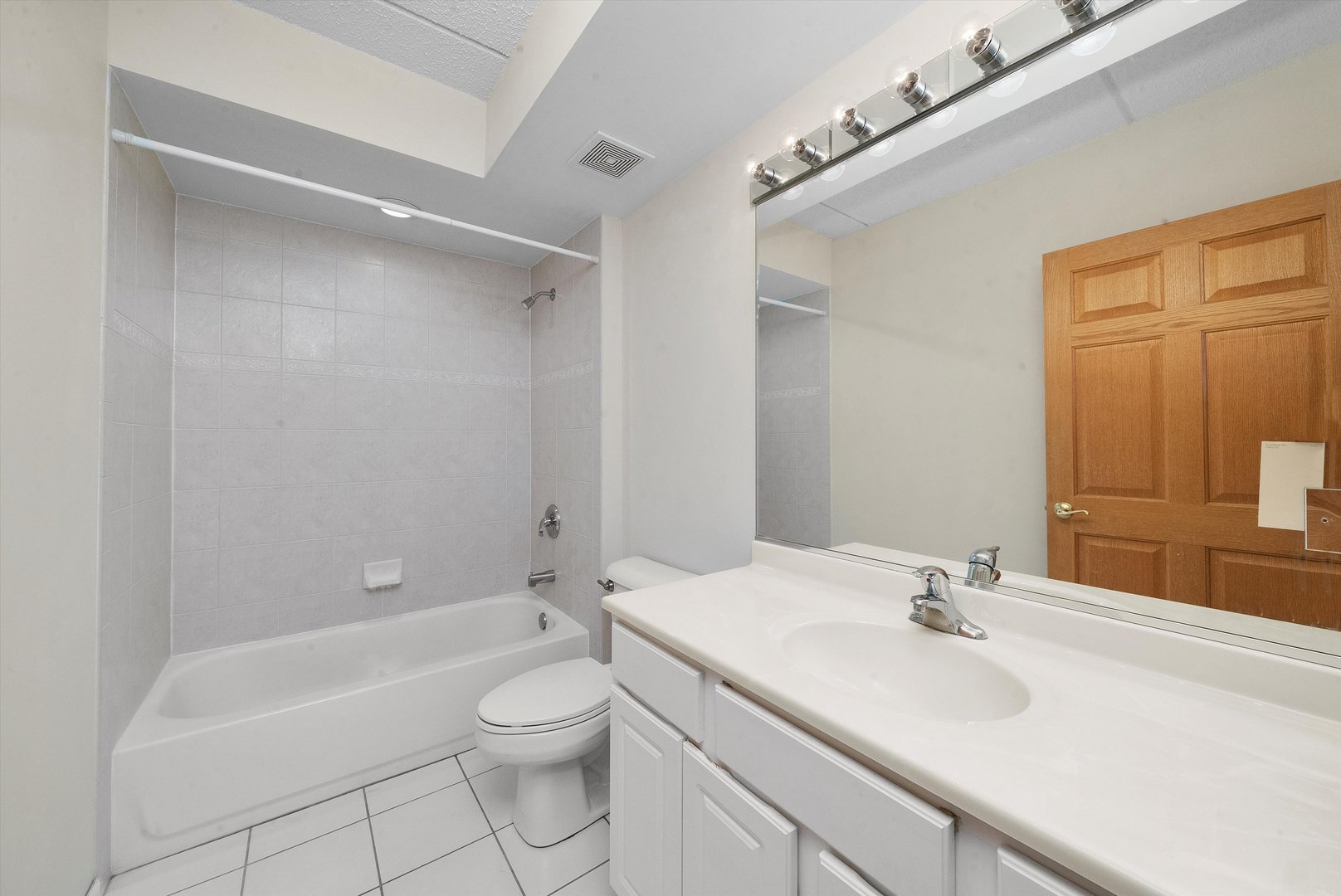 2919 N HARLEM Avenue Unit: 408
