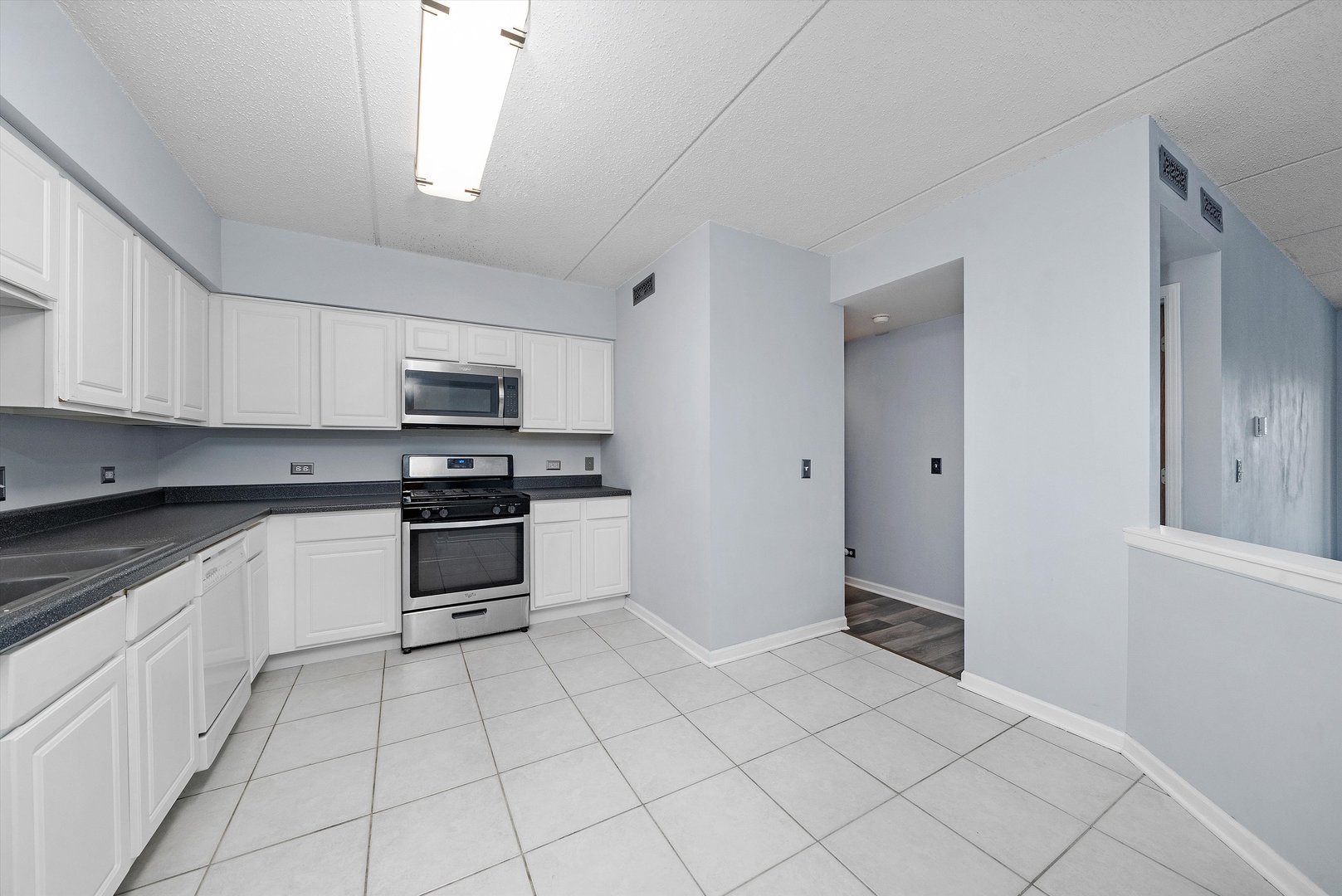 2919 N HARLEM Avenue Unit: 408