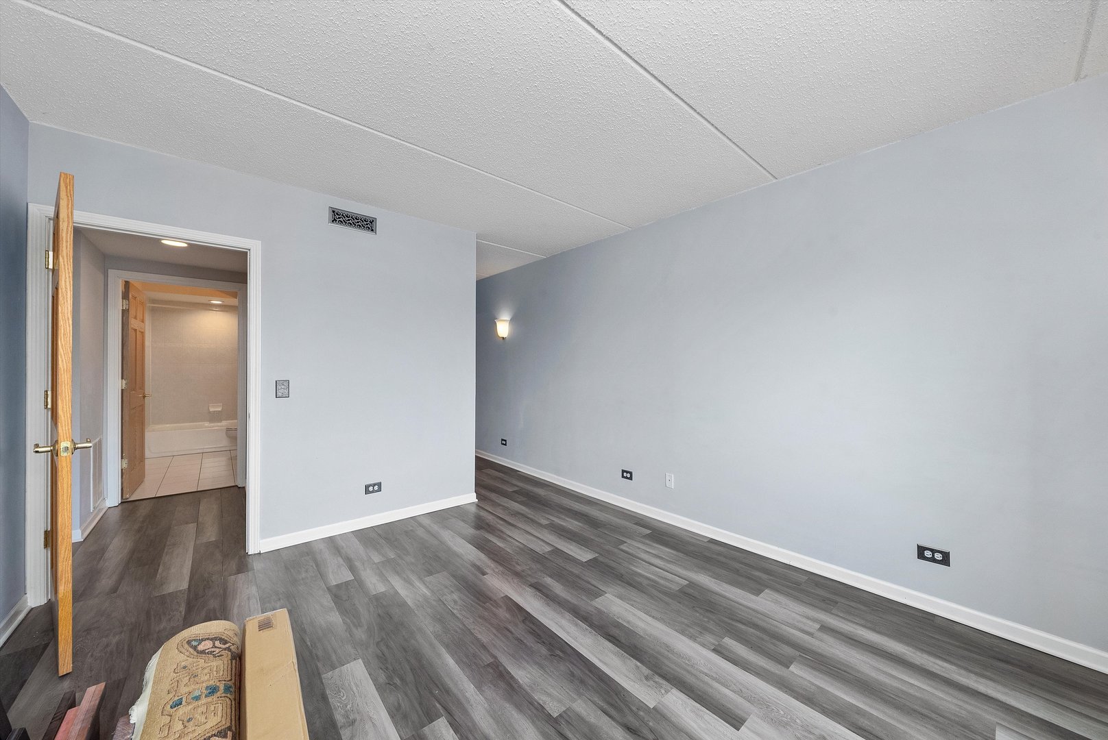 2919 N HARLEM Avenue Unit: 408