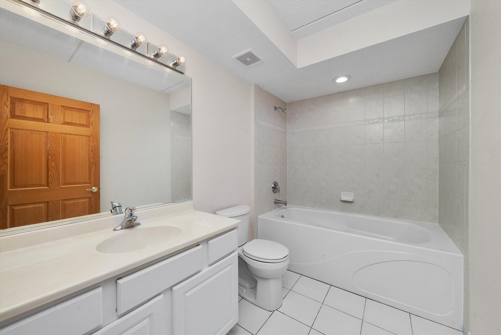 2919 N HARLEM Avenue Unit: 408