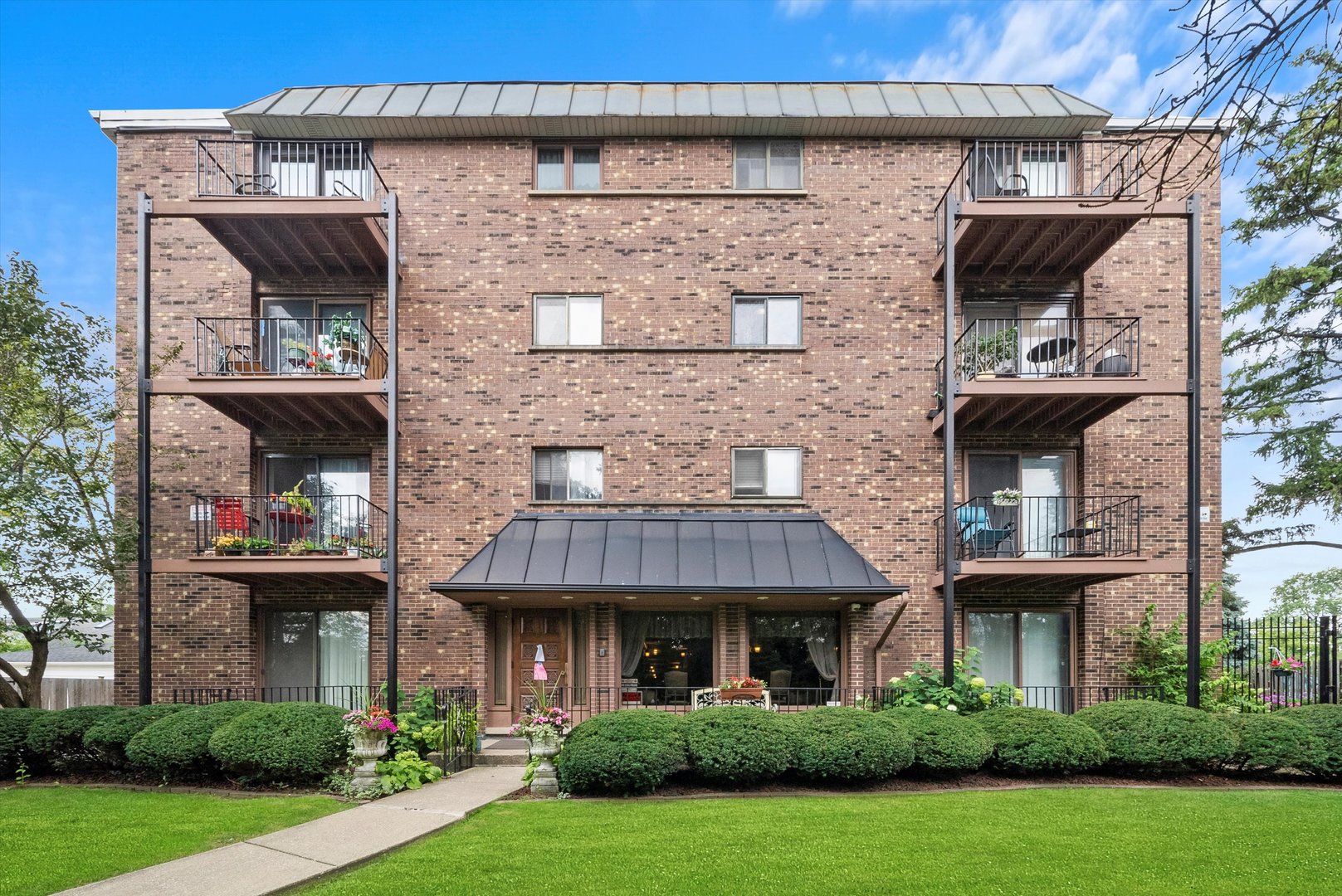 2218 N Newland Avenue Unit: 407