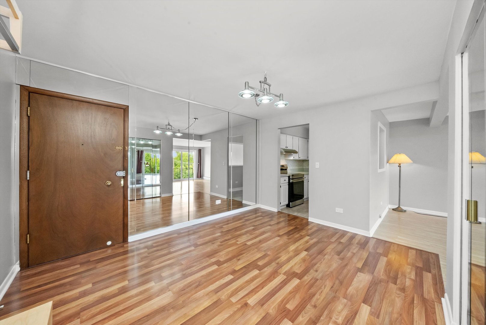 2218 N Newland Avenue Unit: 407