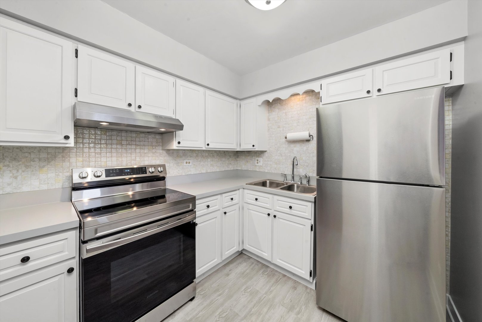 2218 N Newland Avenue Unit: 407