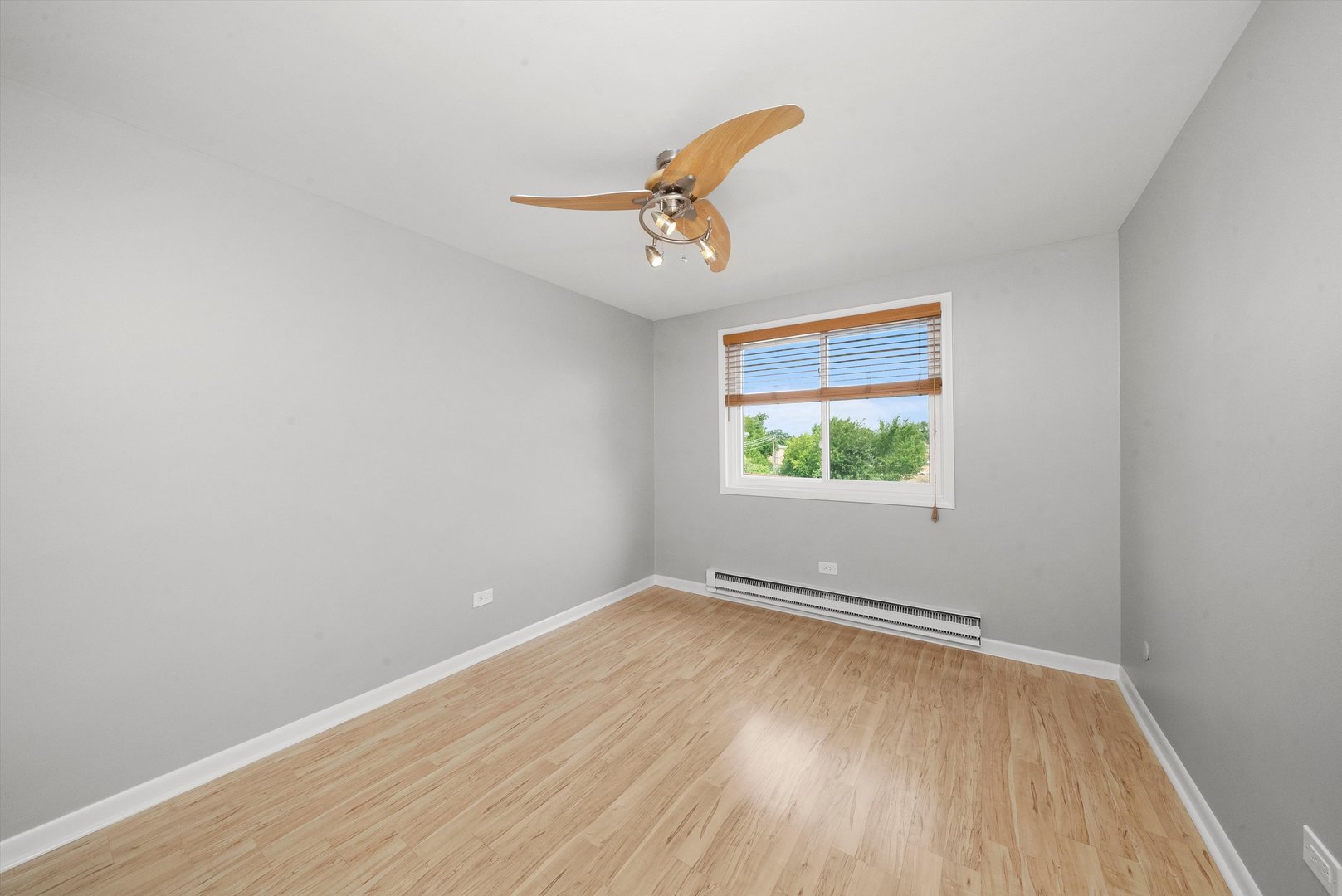 2218 N Newland Avenue Unit: 407