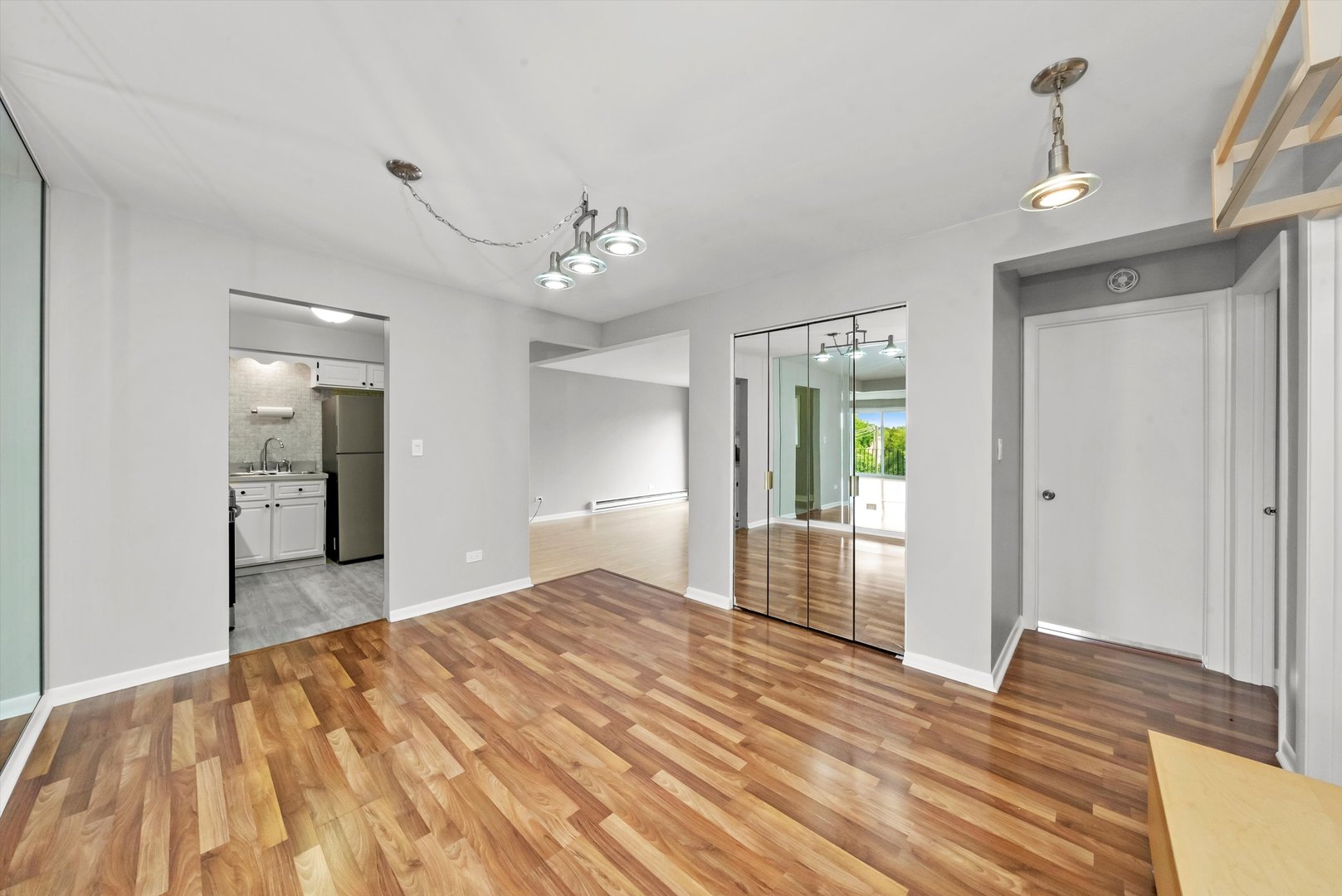 2218 N Newland Avenue Unit: 407