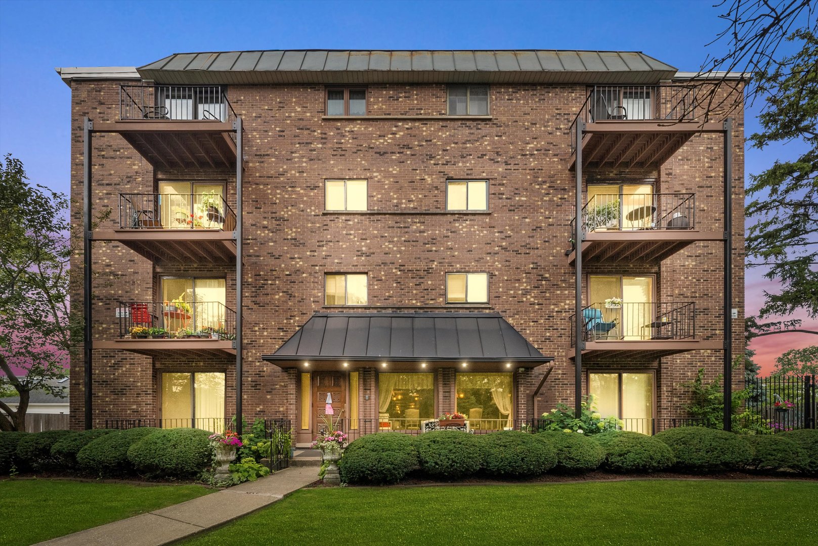 2218 N Newland Avenue Unit: 407