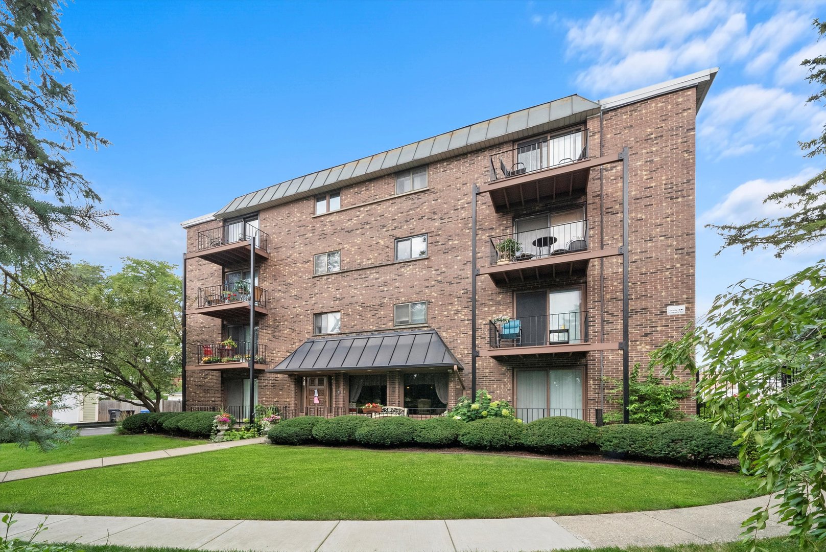 2218 N Newland Avenue Unit: 407