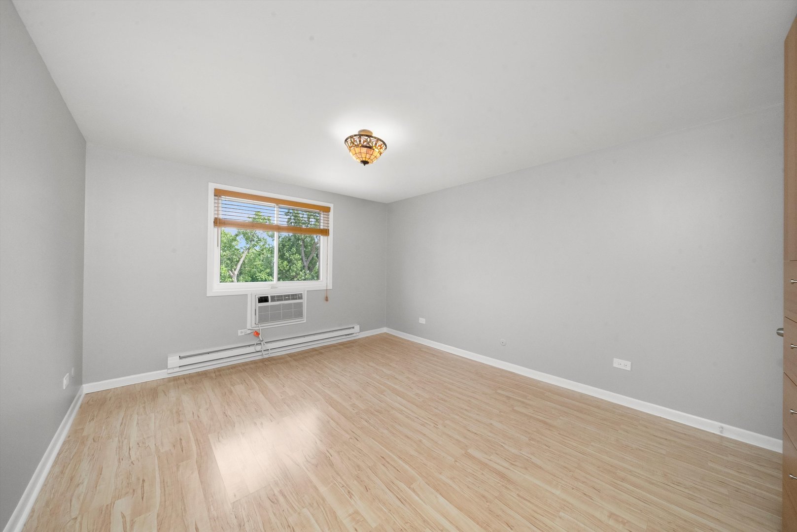2218 N Newland Avenue Unit: 407